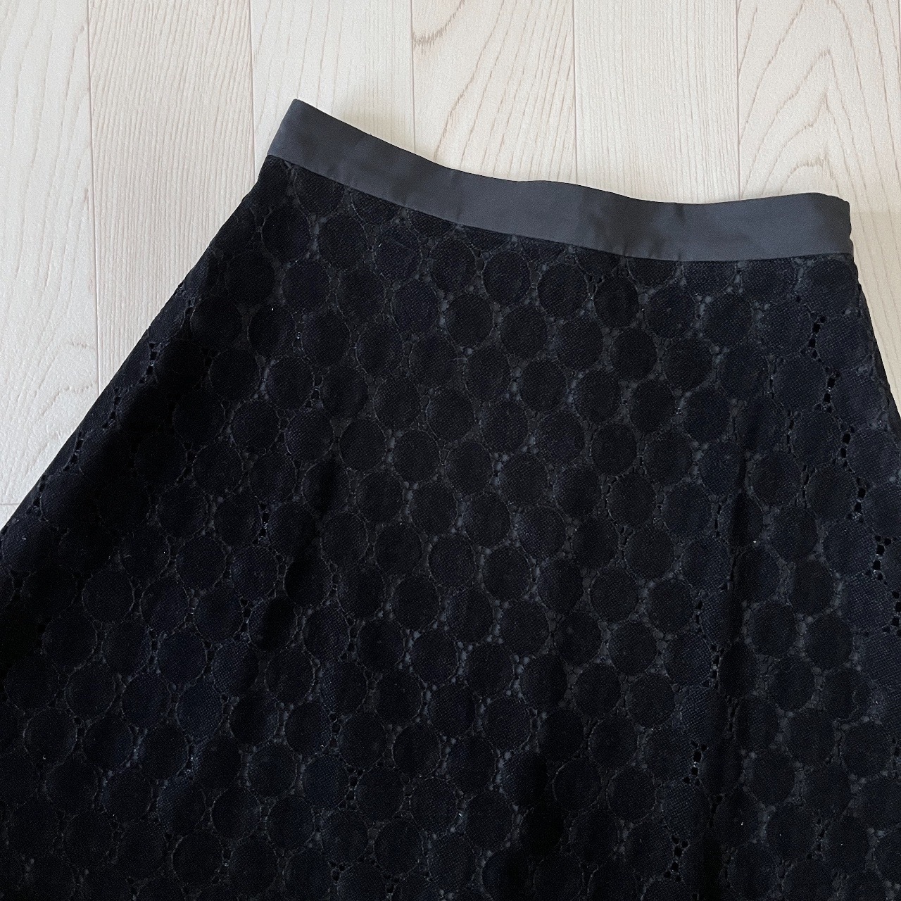 黑色氣質感圓形鏤空半裙