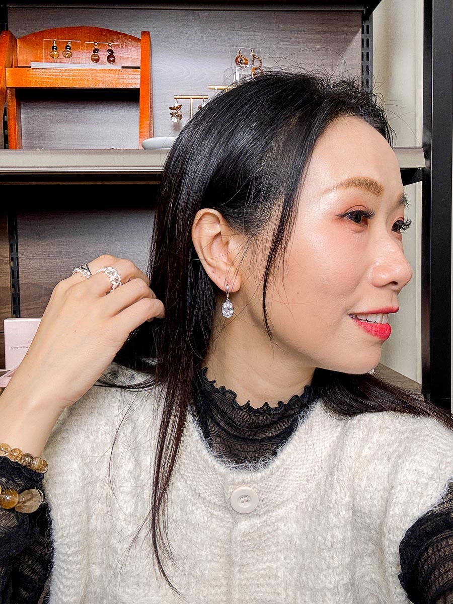 【SALE SALE SALE🔥】 橢圓形 鋯石  925純銀耳針【不設退換】（純針耳針比較軟，有可能會微曲）