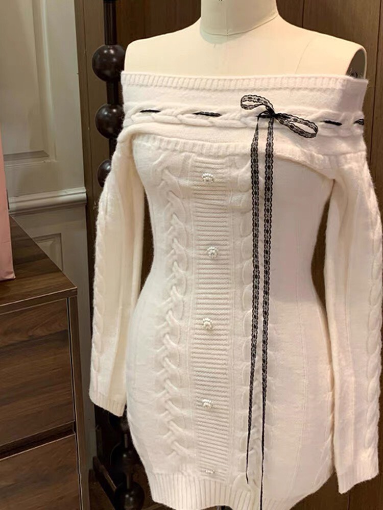 一字領蕾絲蝴蝶結鑽釦配飾麻花針織洋裝