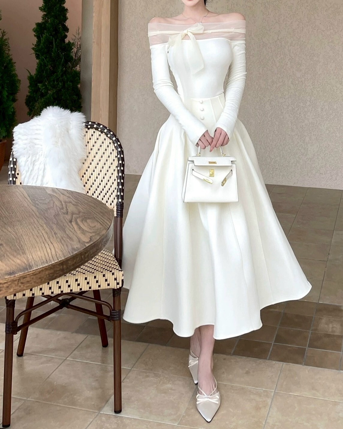 一字領網紗拼接棉質上衣+中高腰馬甲感中長裙