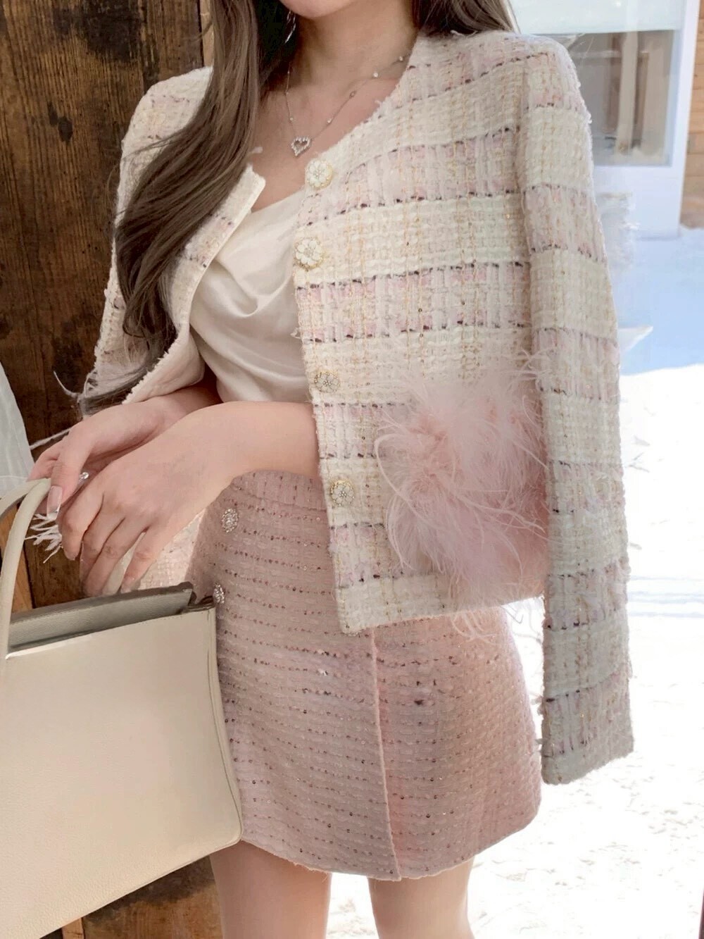 設計師家米白配粉金絲線口袋鴕鳥毛外套