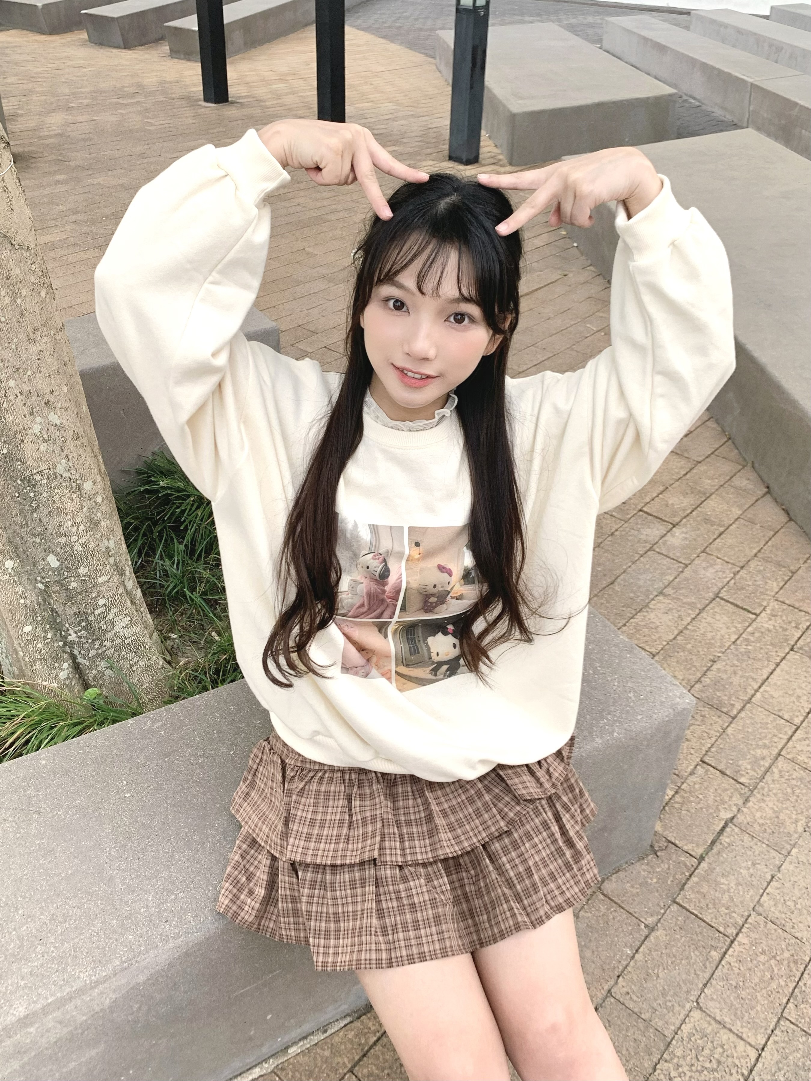 （停產）H0396｜超可愛4宮格冬日Hello Kitty衛衣≽^•༚• ྀི≼❄️⊹ ࣪ ˖