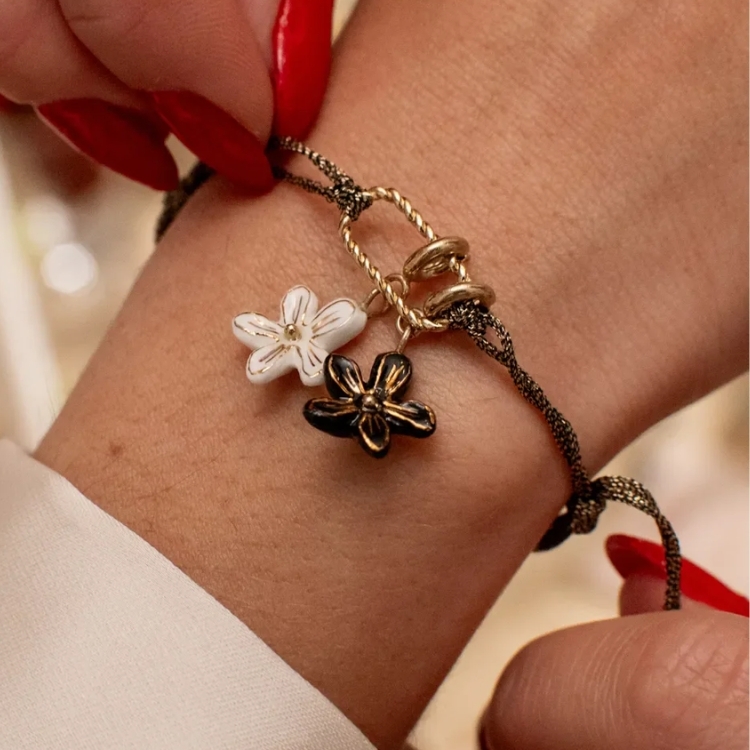 白花花卉瓷吊墜