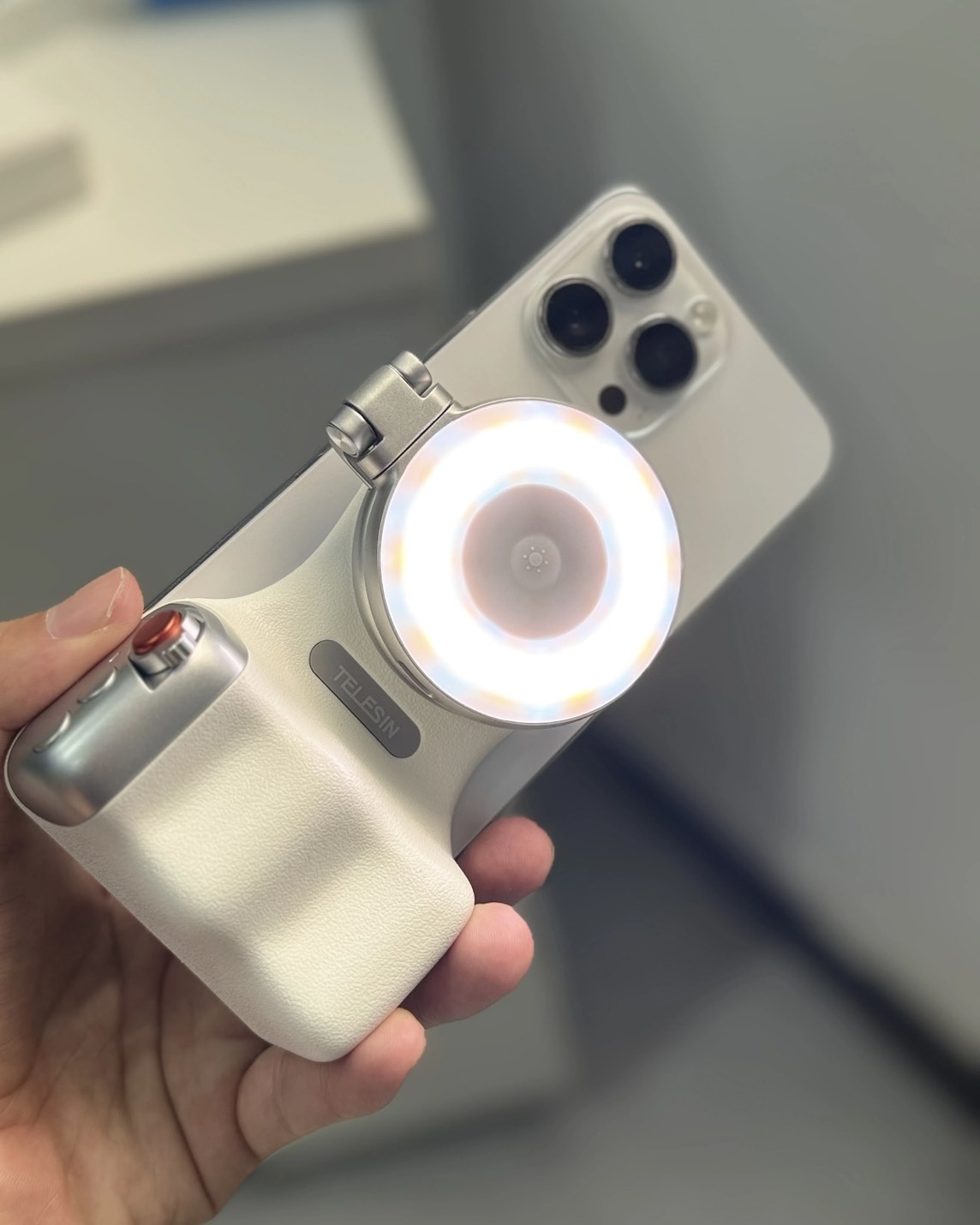 <拍照更順手!> 手機磁吸助拍器