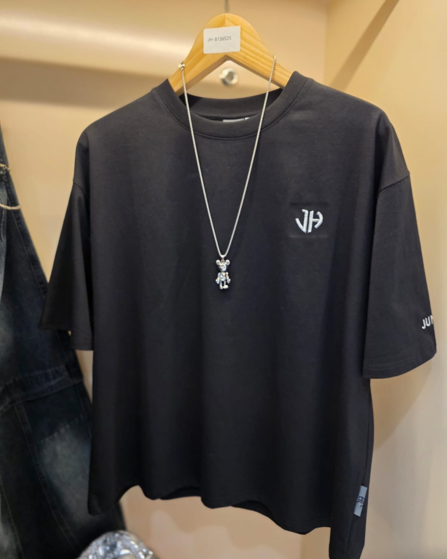 KE1424 JUNHE    胸前小章 Tee