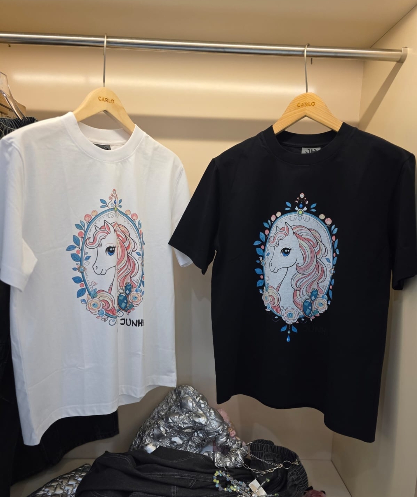 KE1426  JUNHE 馬仔Tee