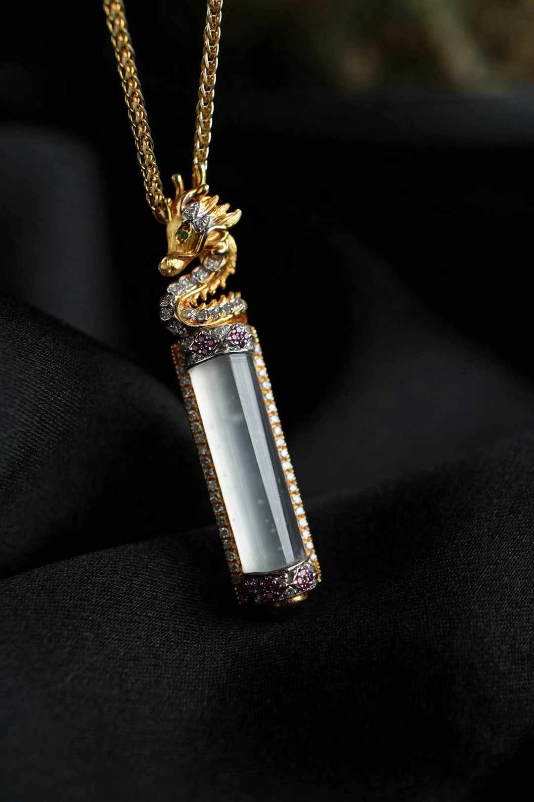 115817 翡翠冰種龍牌吊墜