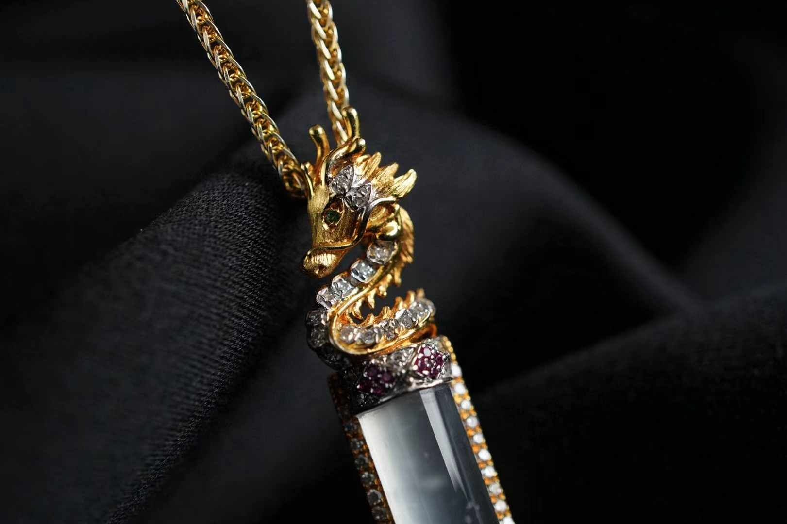 115817 翡翠冰種龍牌吊墜