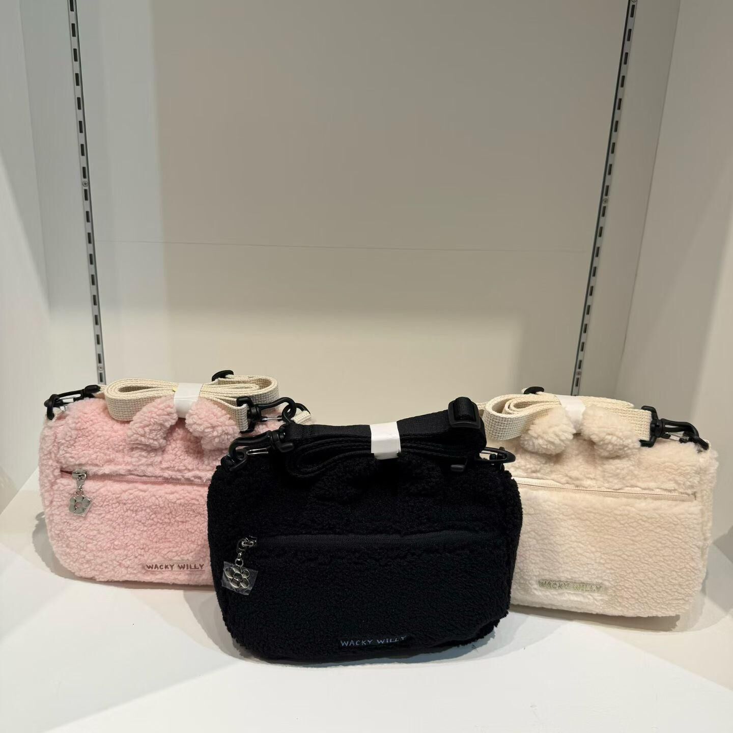 Wacky Willy 毛絨可愛手提單肩斜挎包（K11 BR741）