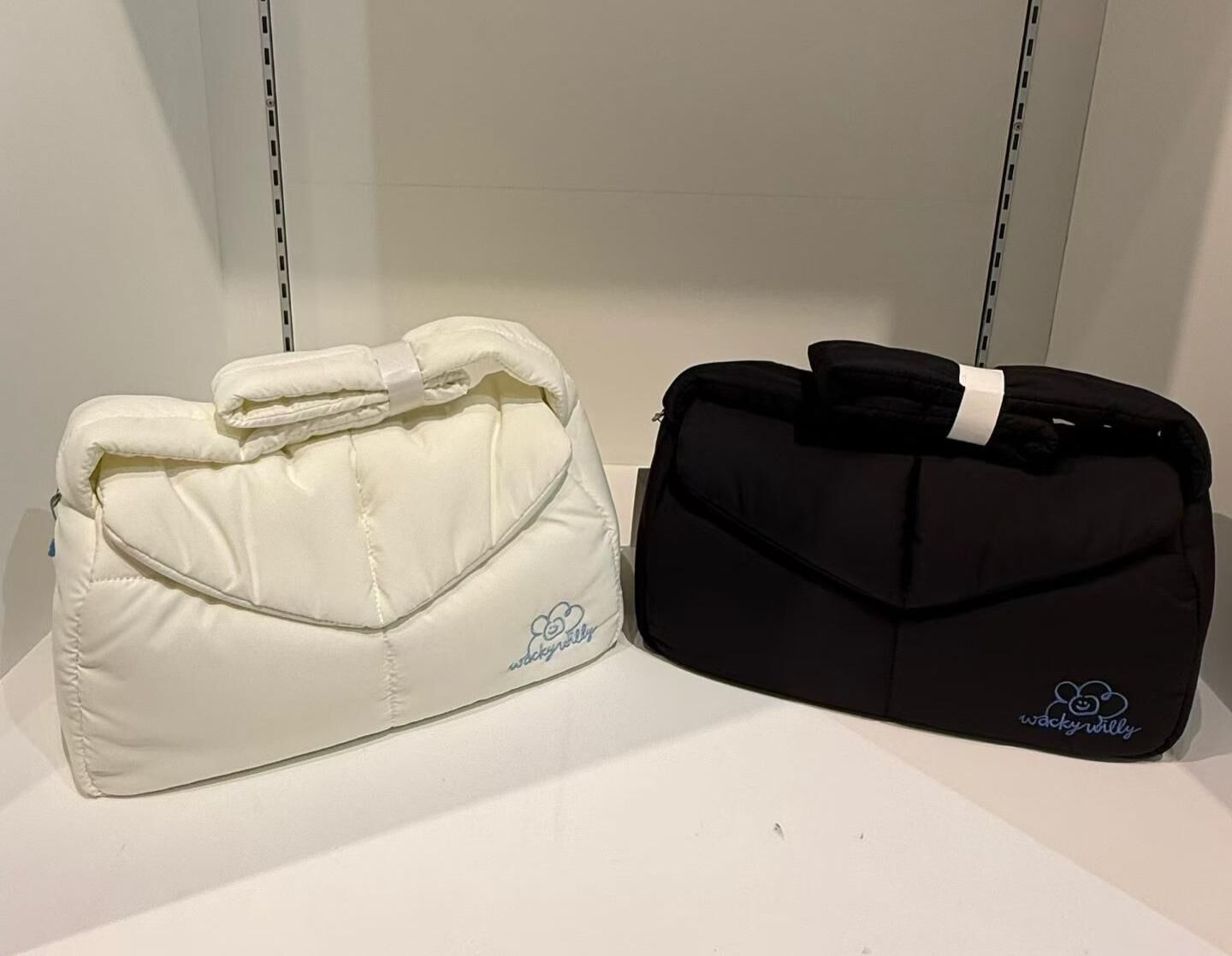 Wacky Willy 秋冬充棉羽絨百搭單肩腋下包包（K11 BR742）