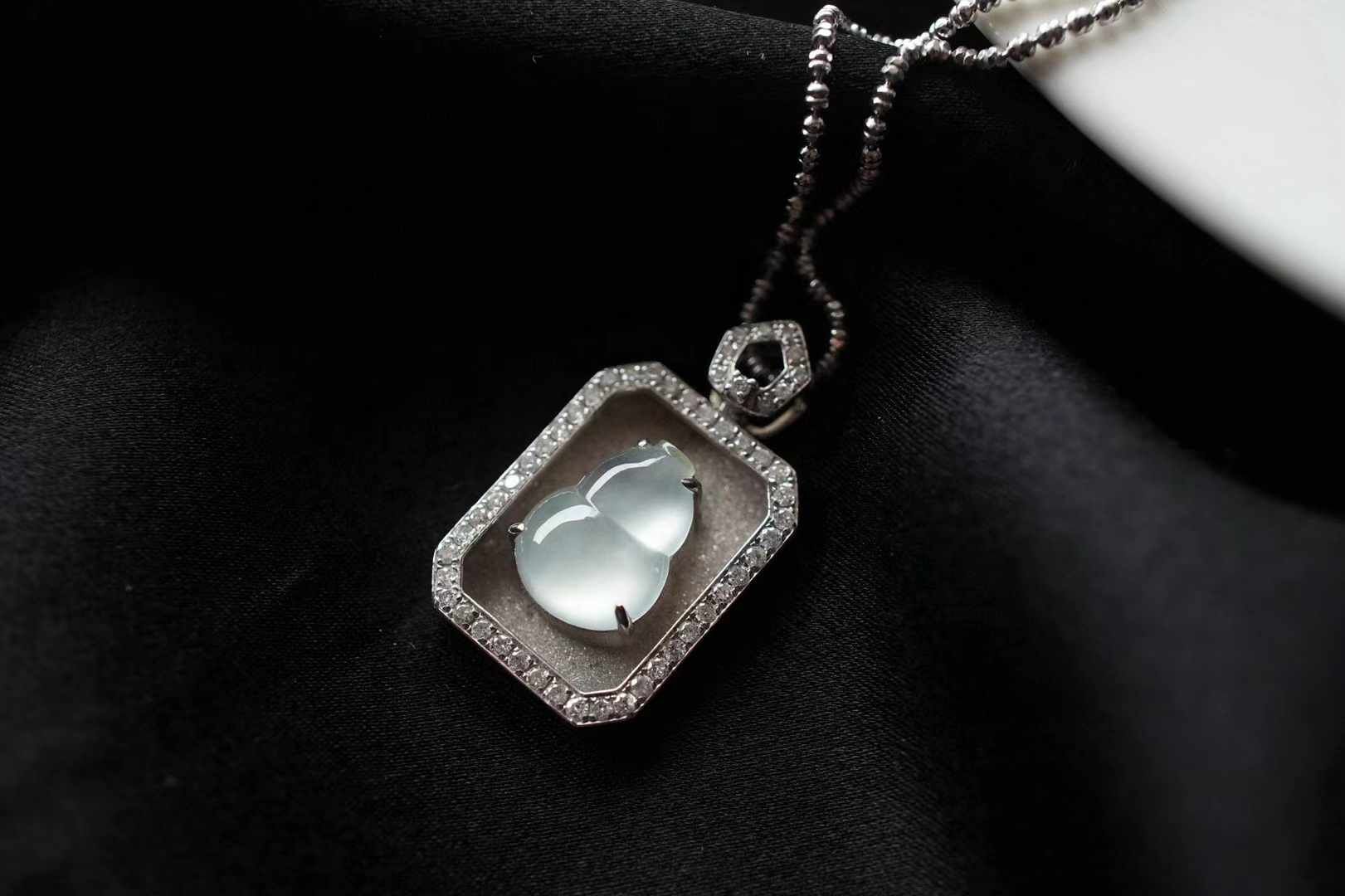 115819 翡翠高冰葫蘆吊墜