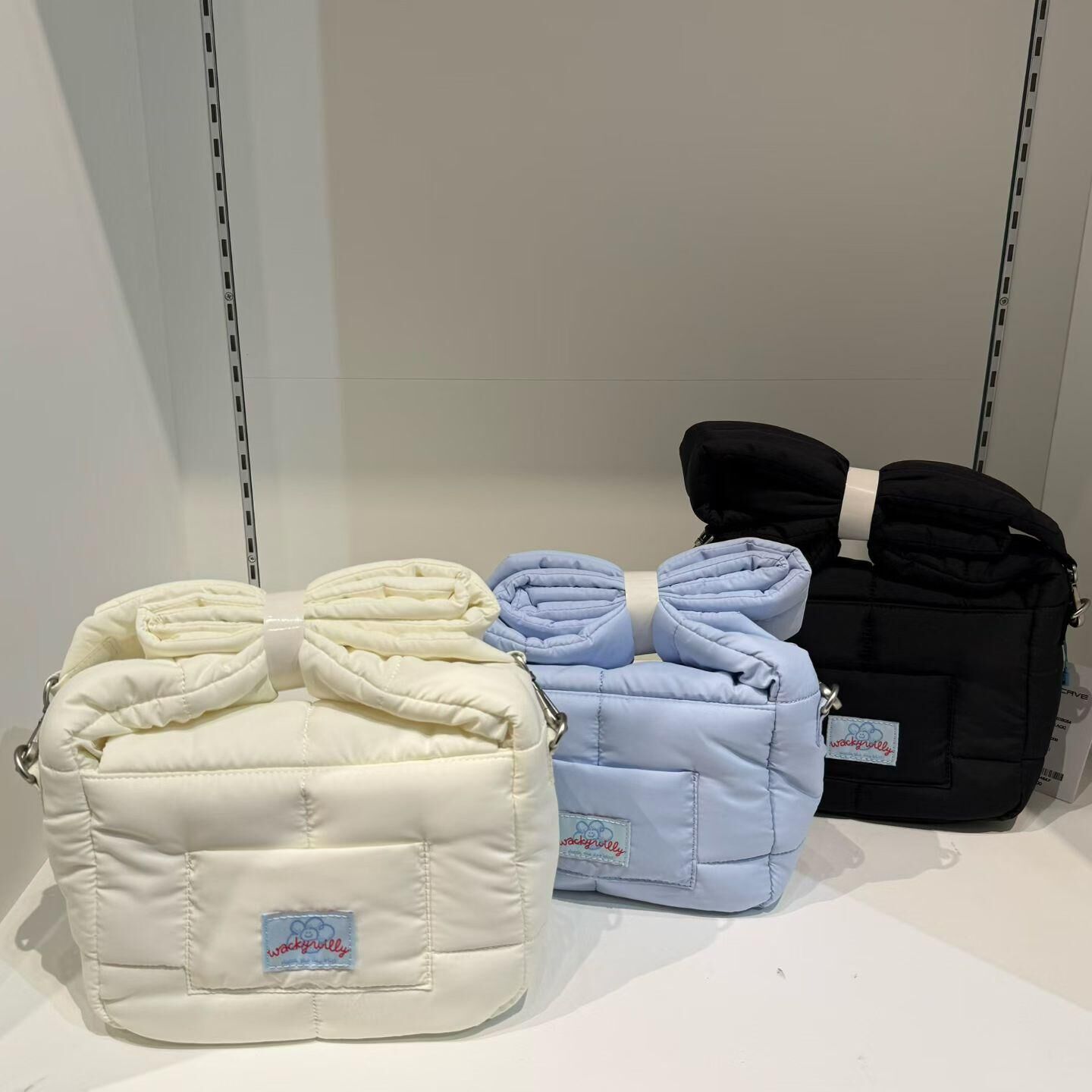 Wacky Willy 充棉百搭單肩腋下包包（K11 BR743）