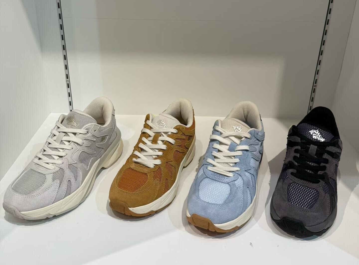 Wacky Willy 經典純色百搭時尚運動鞋（K11 BR744）