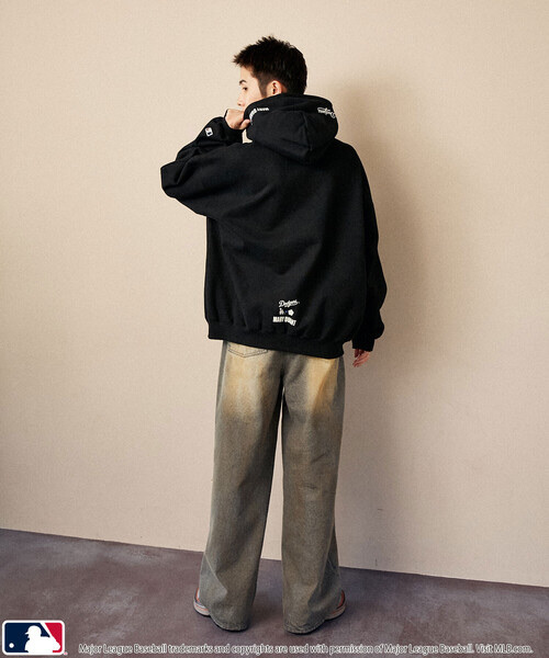 MLB×MARY QUANT / EMBROIDERY SWEAT HOODIE