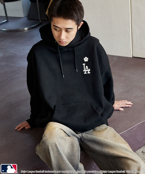 MLB×MARY QUANT / EMBROIDERY SWEAT HOODIE