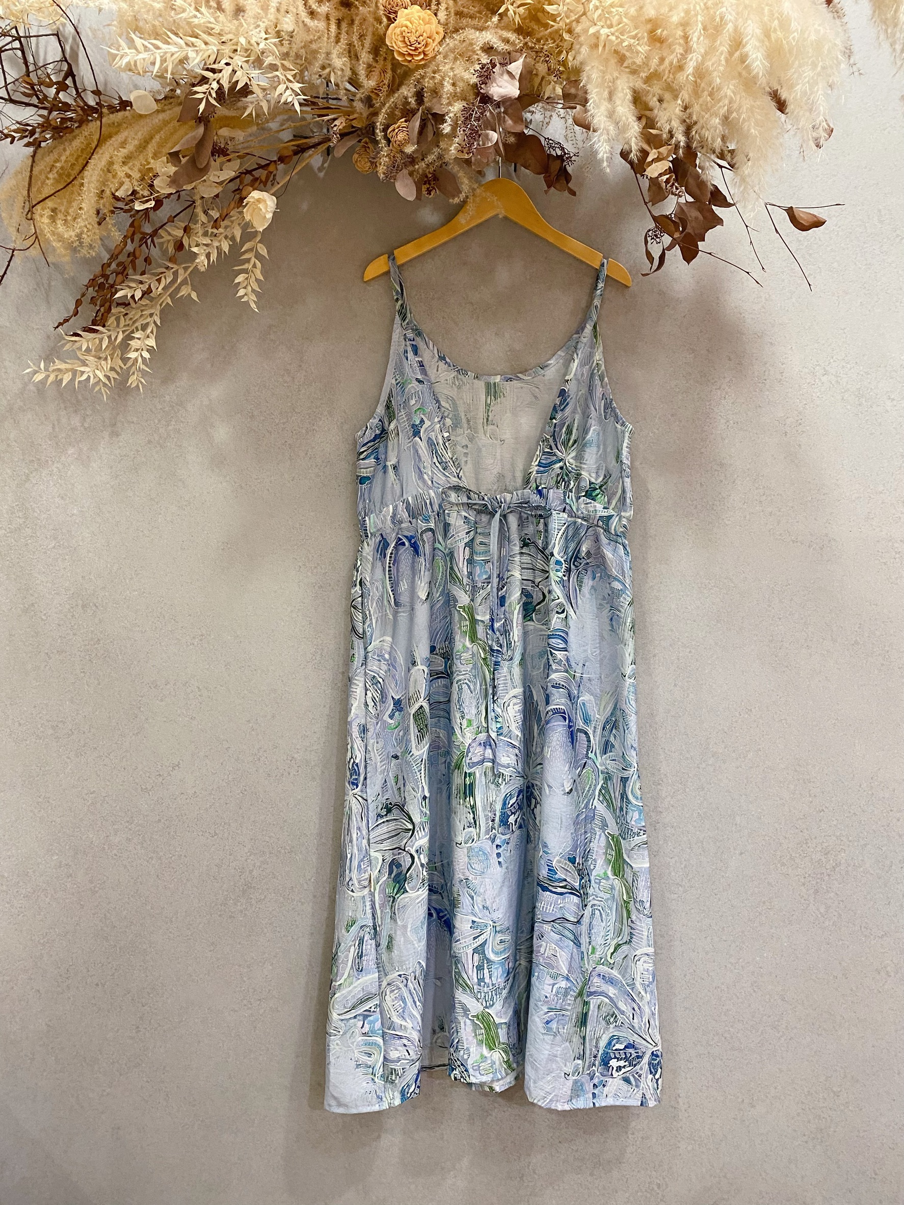 白墨百合玻璃 媽咪夢露後綁腰長洋裝