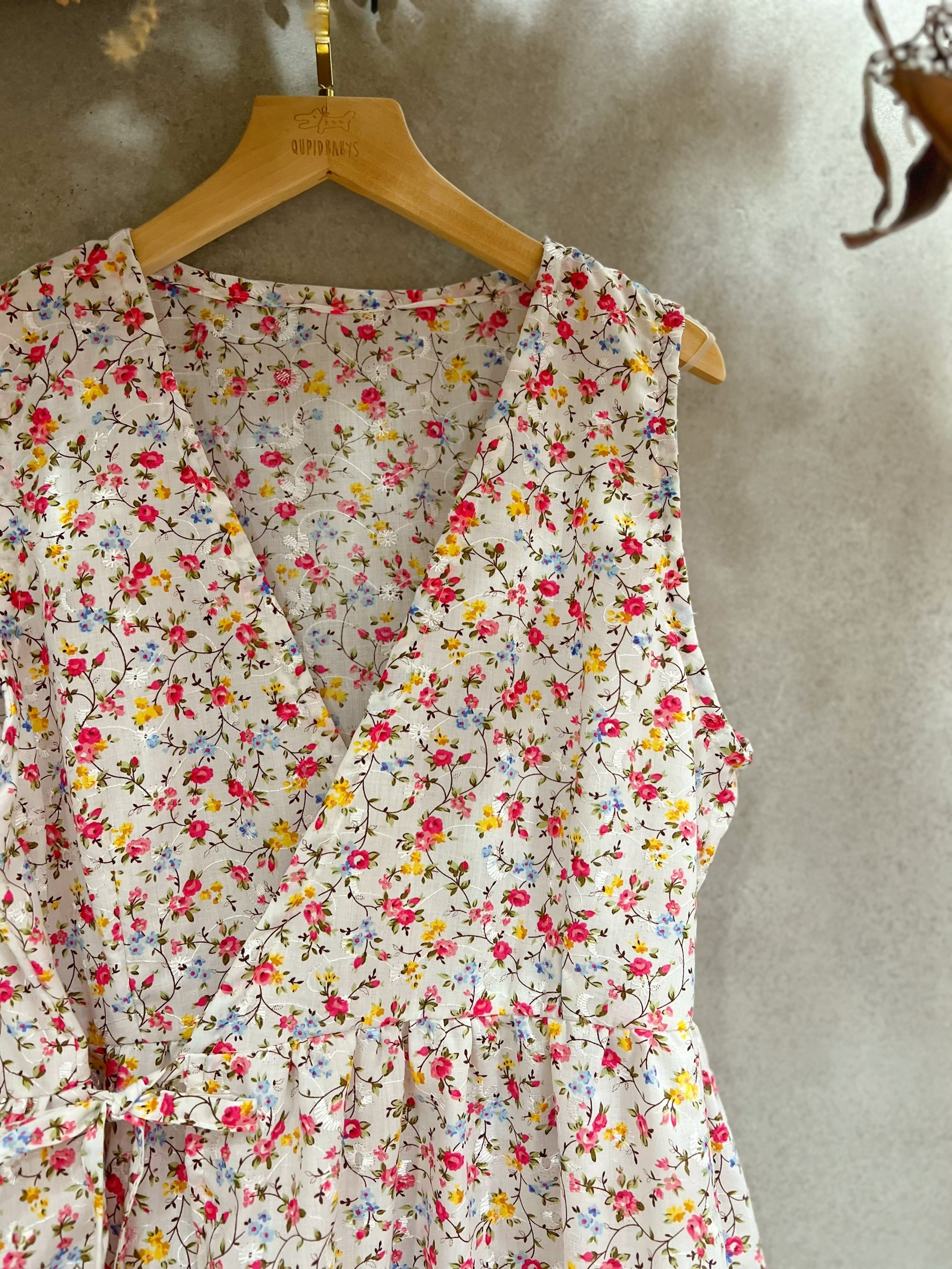 刺繡粉小花 媽咪背心長罩衫洋裝