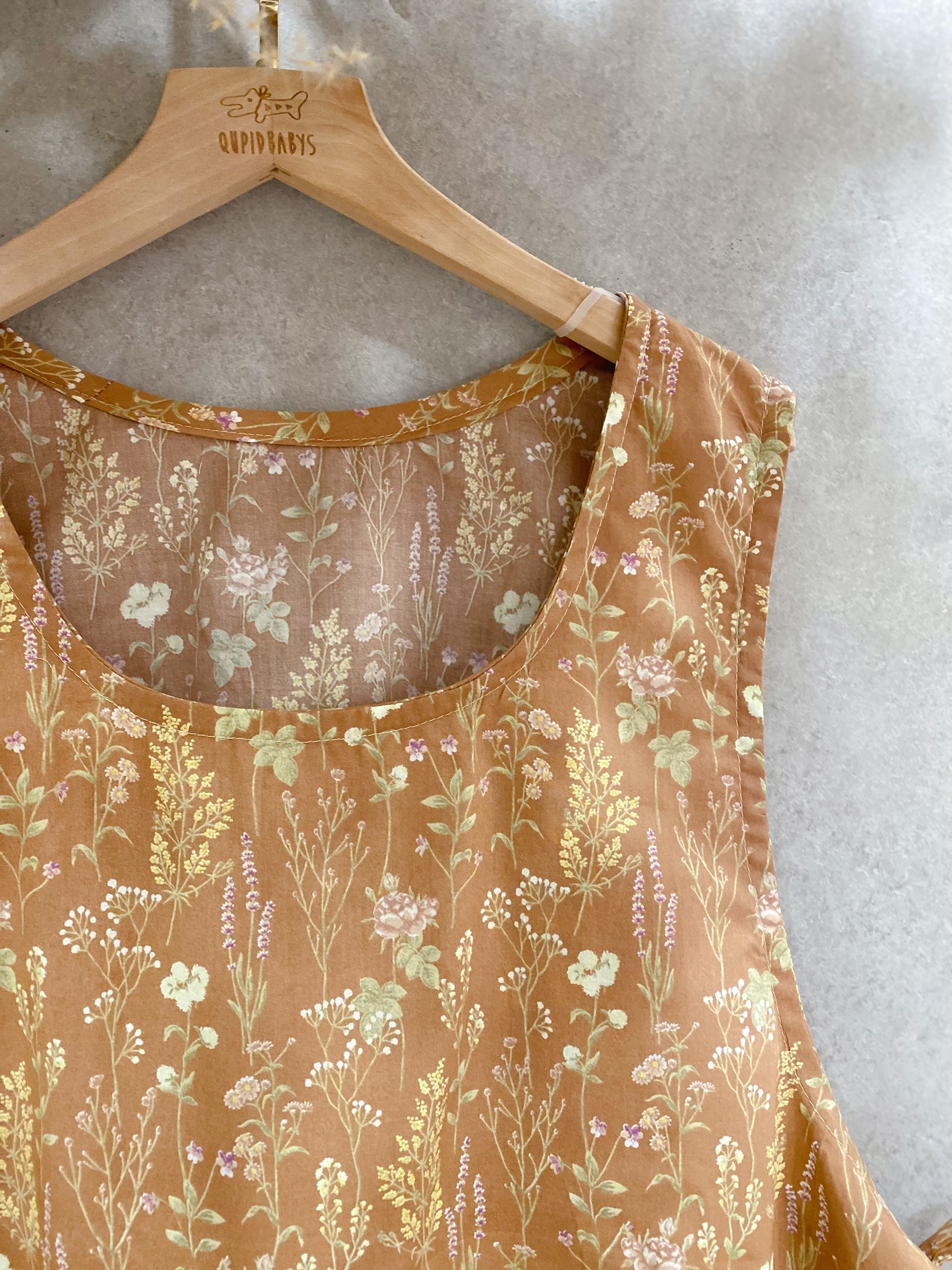 花間棕語 媽咪側邊啾啾短背心