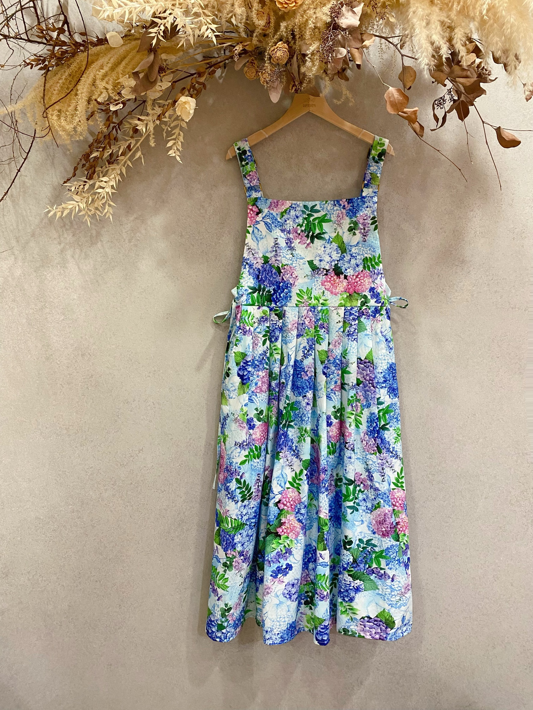 藍紫繡球花 媽咪百摺吊帶裙
