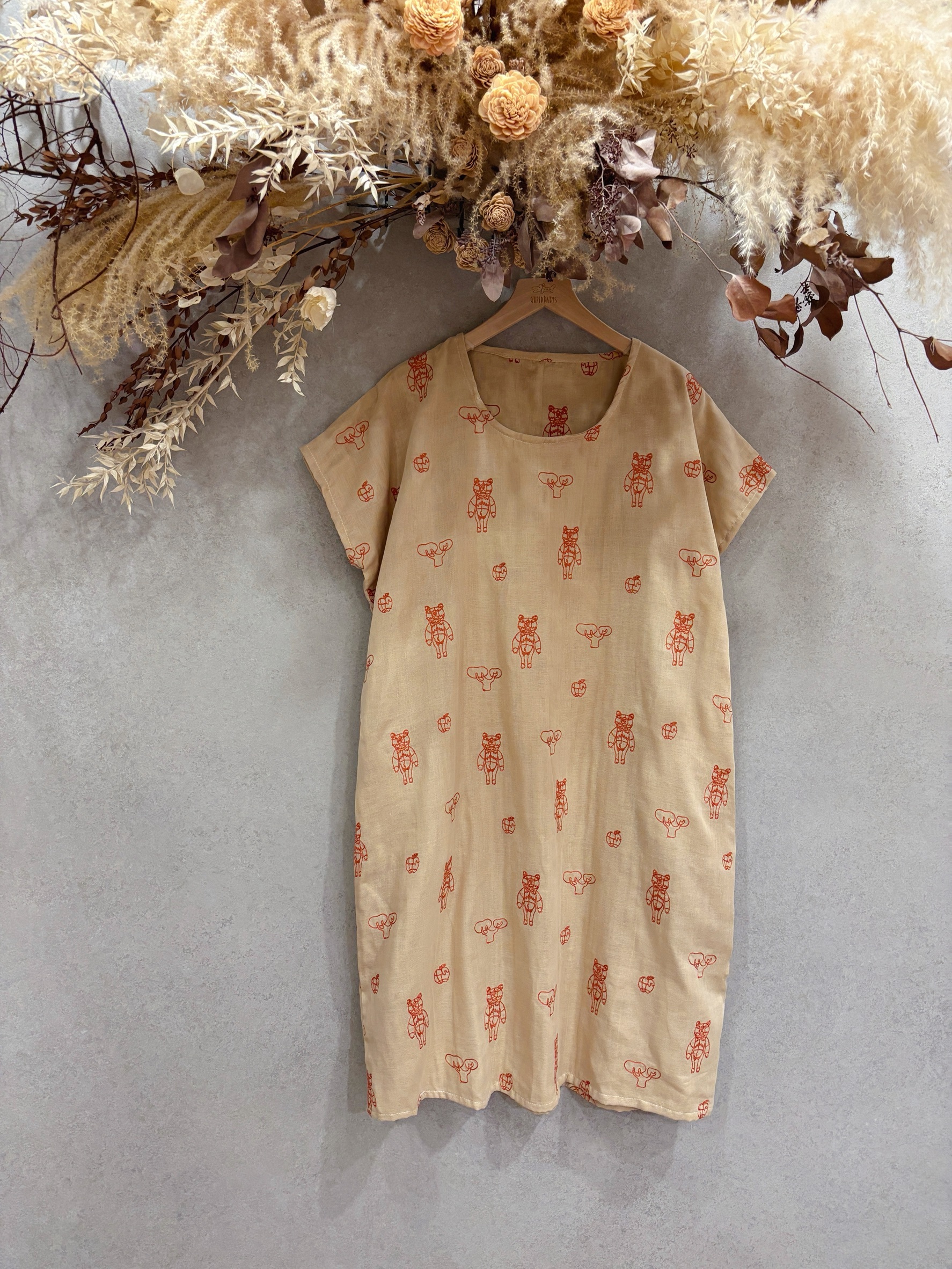奶茶刺繡熊 媽咪夏日洋裝