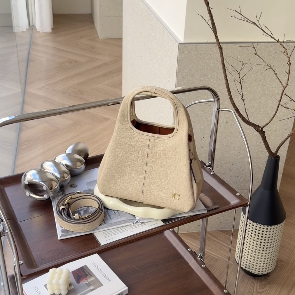 COACH｜LANA 23菜籃子 象牙白