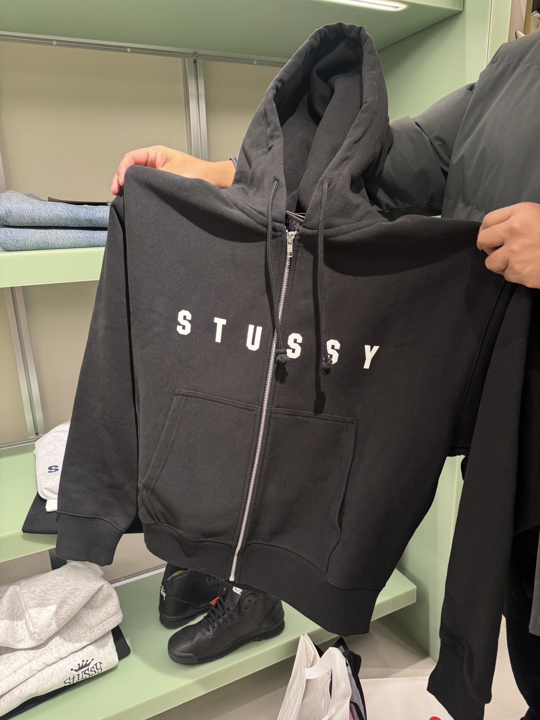 Stussy 背後大S 連帽外套