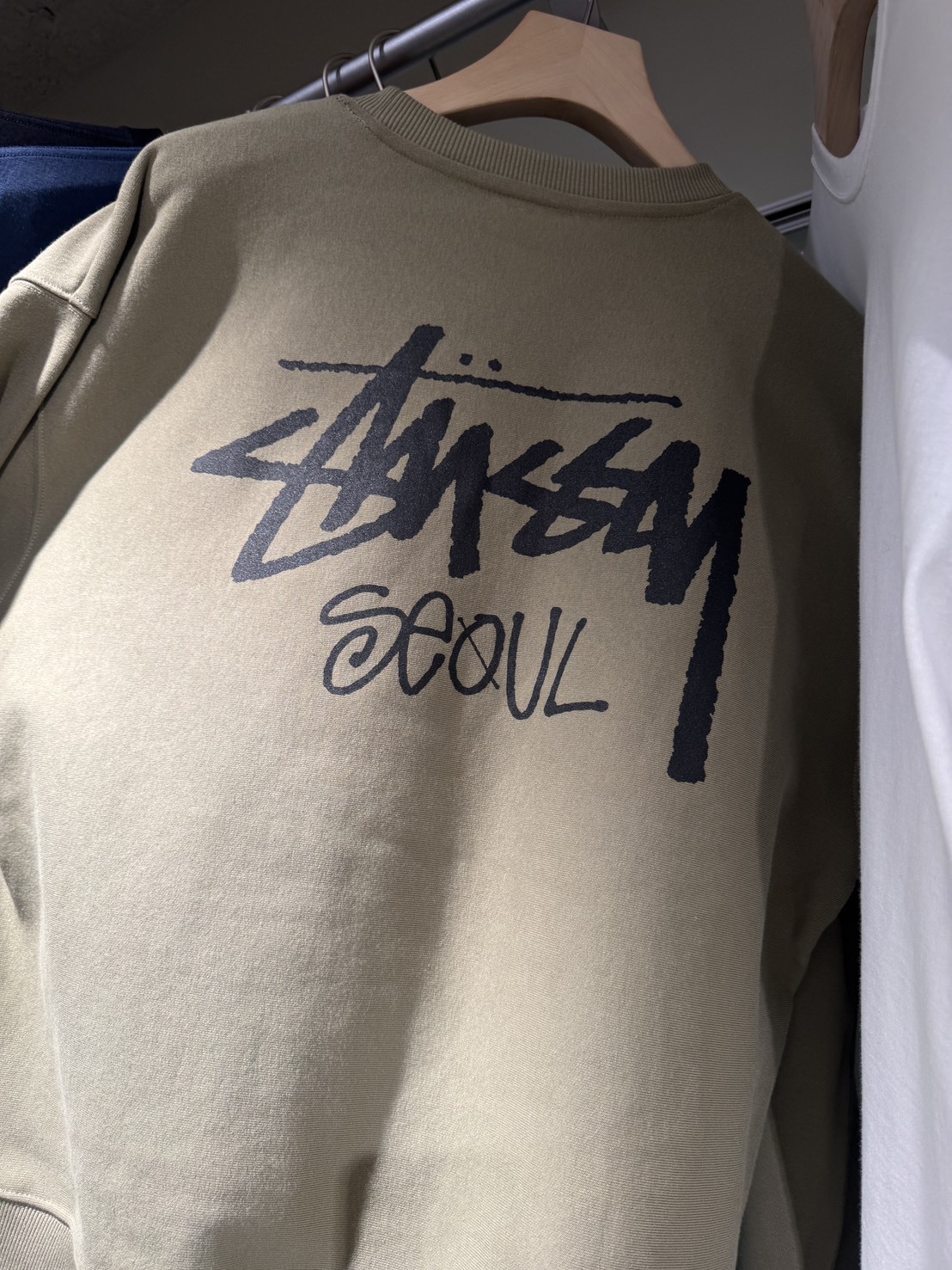Stussy 首爾限定 大學TEE