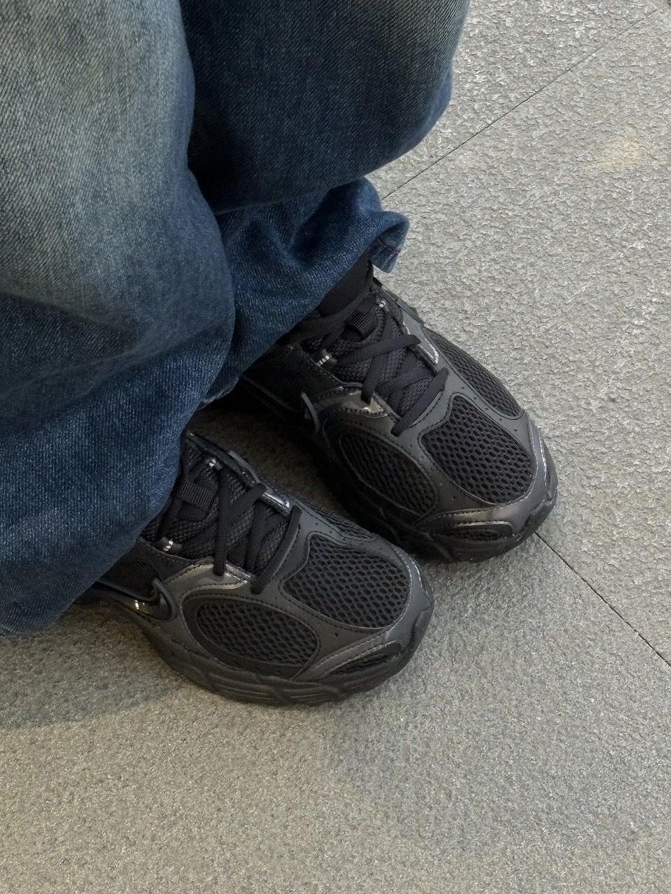 NIKE V5 RNR 全黑 黑武士 亮面 復古 緩震 女鞋 HQ7901-001 / 預購