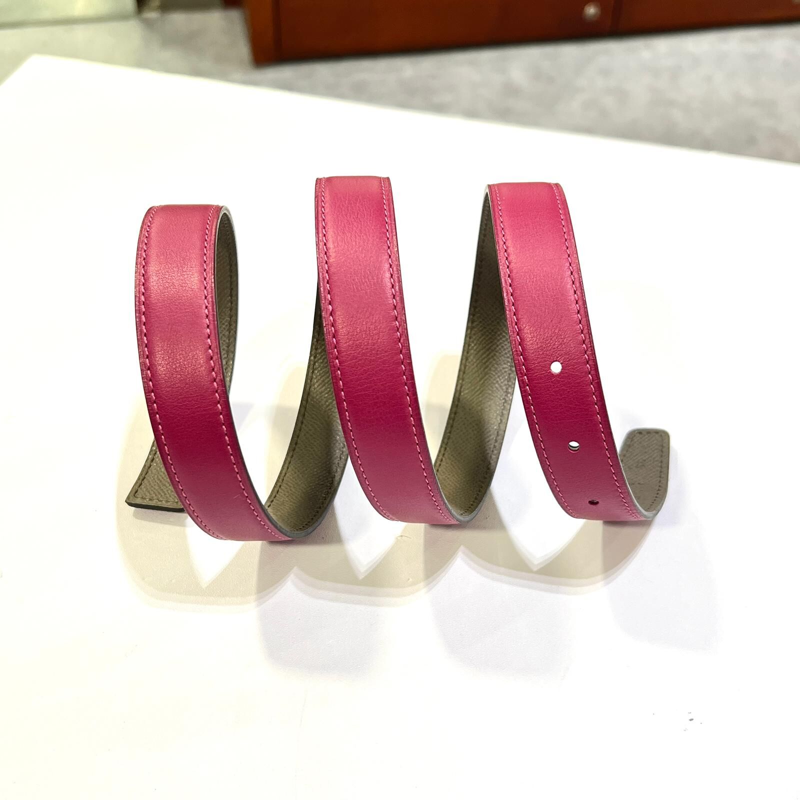 本月特價!!! 全新愛馬士皮帶,女士95碼, 22mm, 無扣, 紫紅色SWIFT, 大象灰TOGO, HERMES BELT #BRAND NEW #香榭站正品