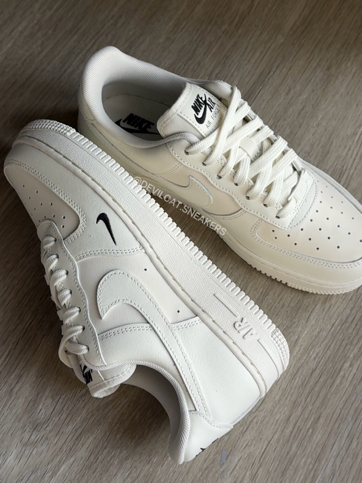 Nike W Air Force 1'07 刺繡 奶油白小勾 男女鞋 情侶鞋 HF1058-133