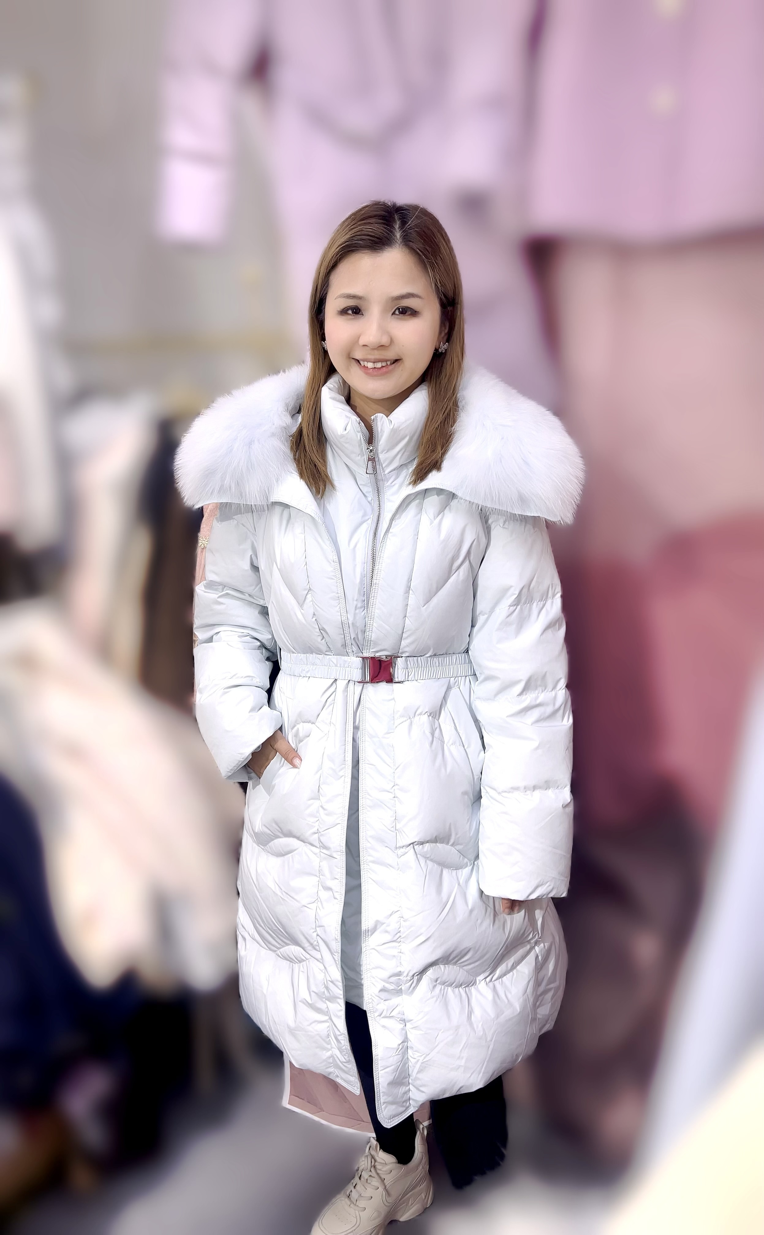 H02   輕身羽絨90%   胸S40   M42   L44    長38  原價  $999  可拆毛毛  鵝絨