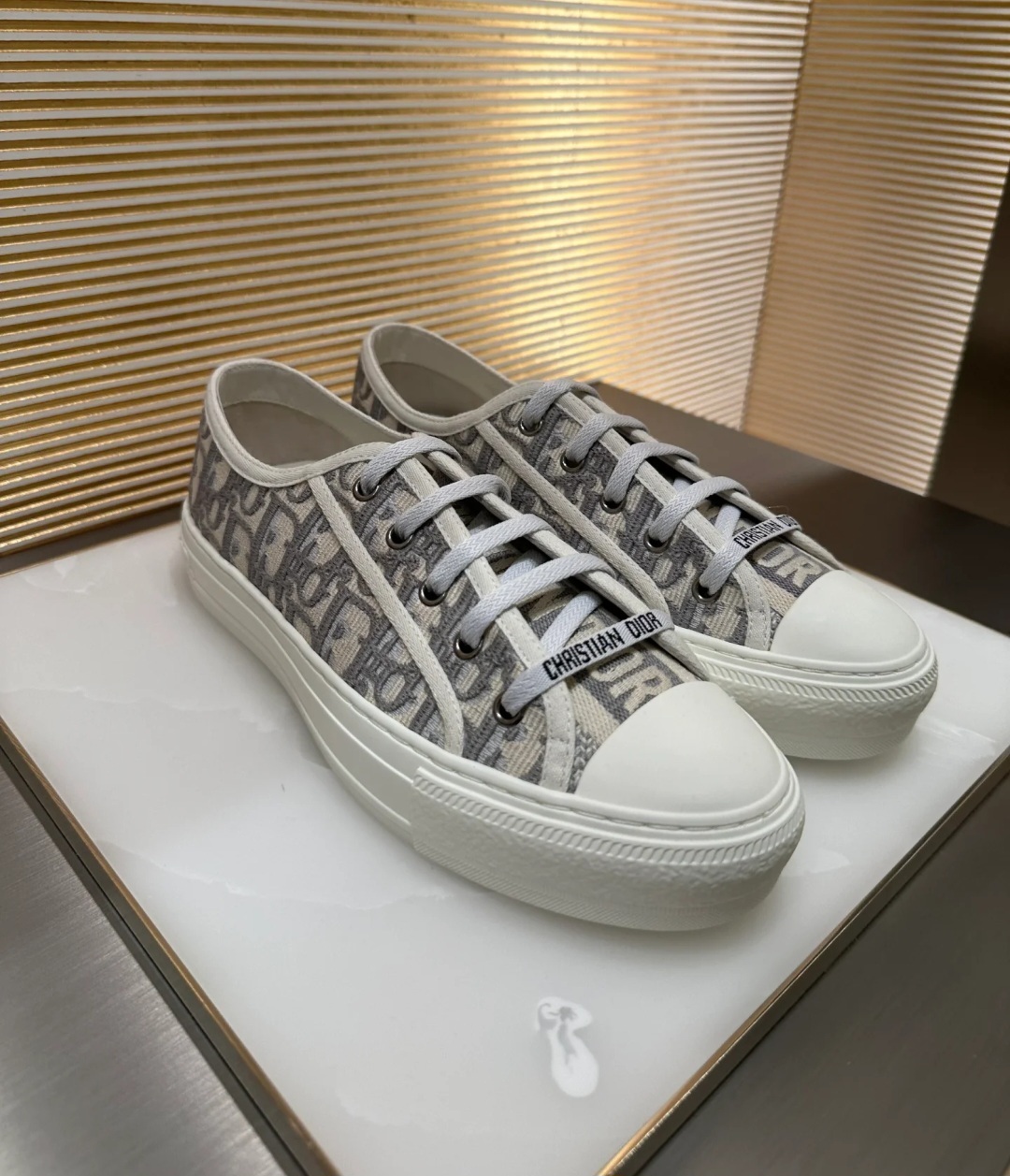 DIOR 淺灰刺繡厚底 女款 休閑鞋