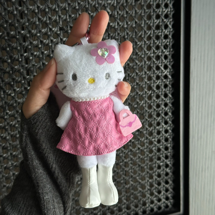 日本 SANRIO Hello Kitty 涉谷長腳掛飾 粉紅千金