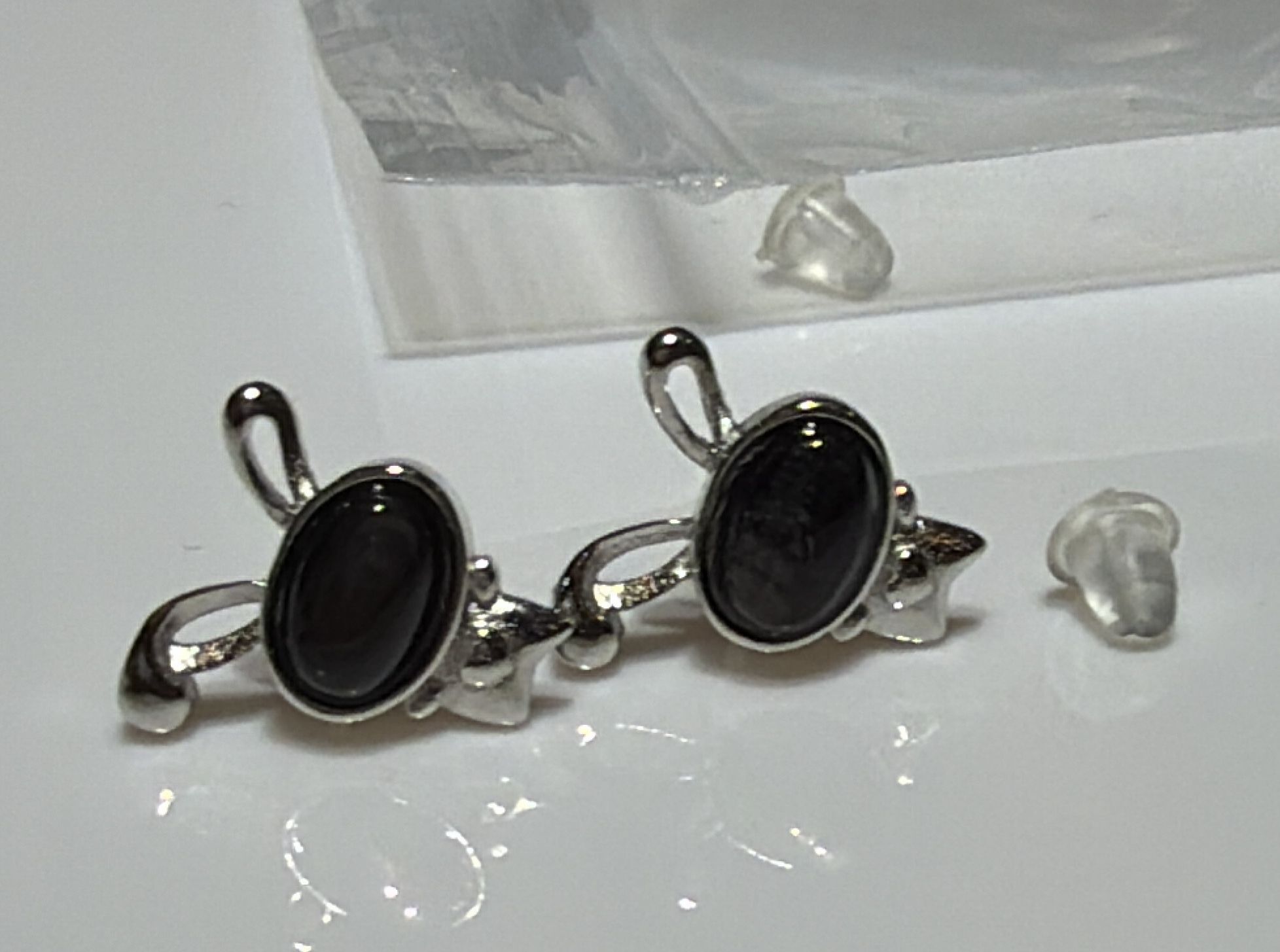 251115 - C69 S925金運石兔仔耳釘1對