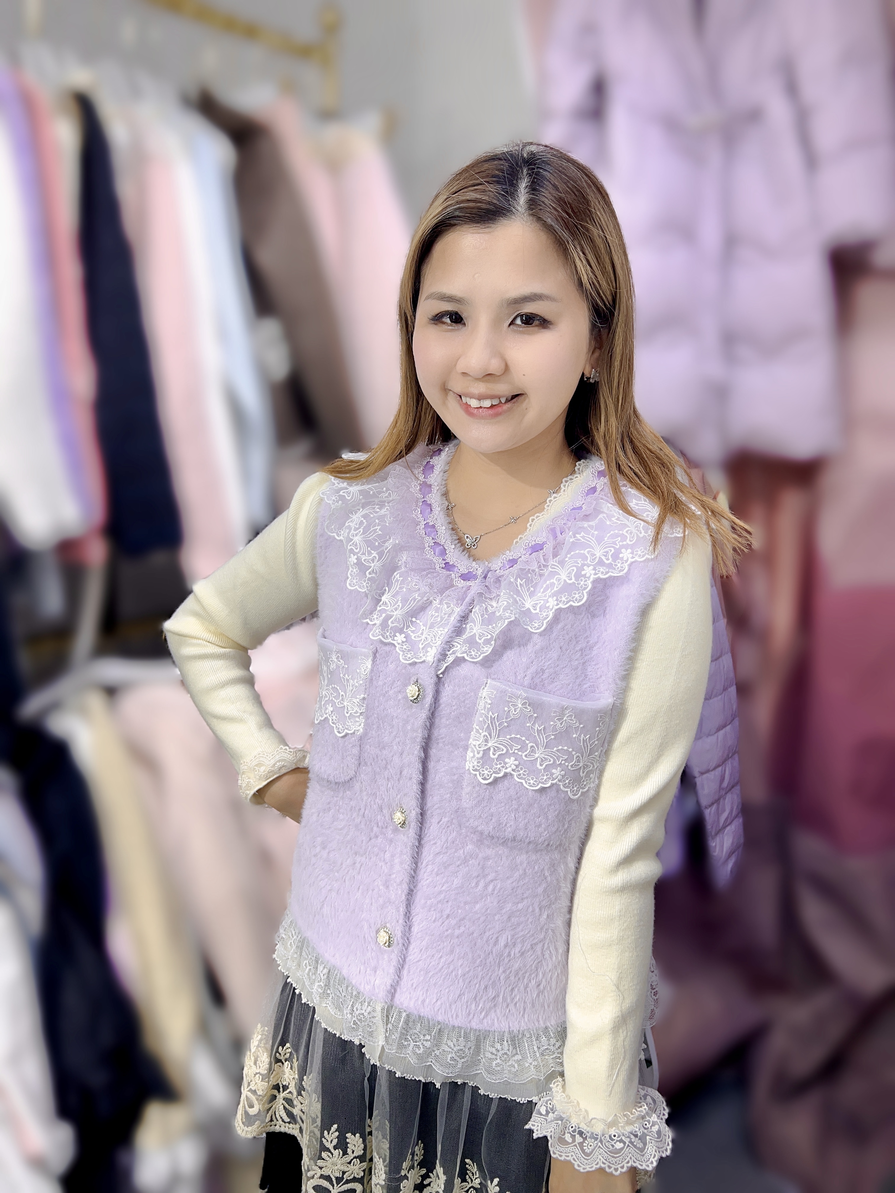 DE10  水刁毛背心   胸38 長21   原價 $299