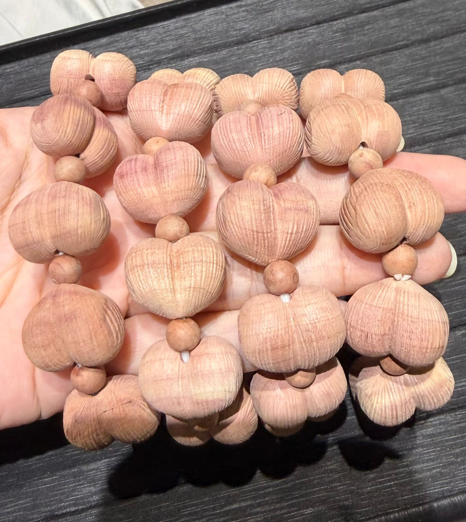 251115 - C76 血柏木屁桃手串