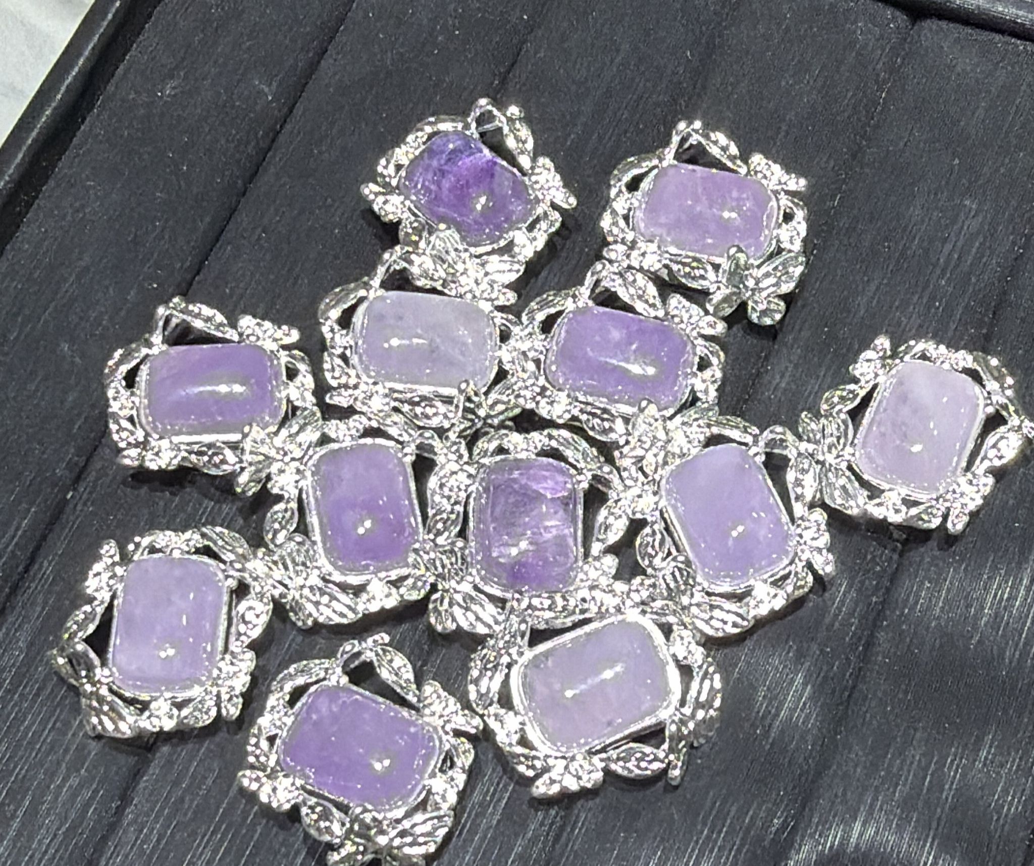 251115 - C79 紫水晶蝴蝶花園銀色包邊盒子1粒