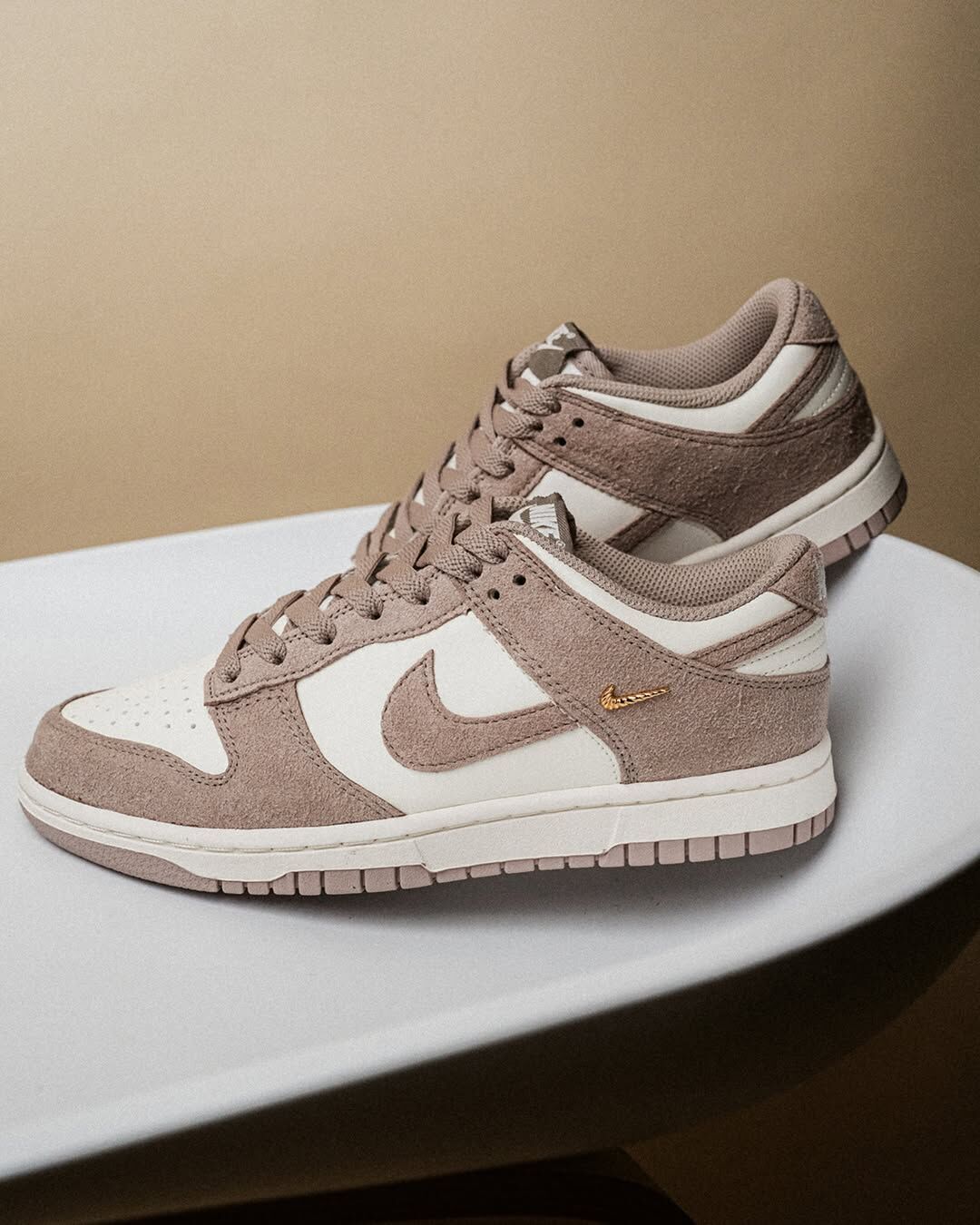 (預訂) Nike Dunk Low - Malt Gold Mini Swoosh