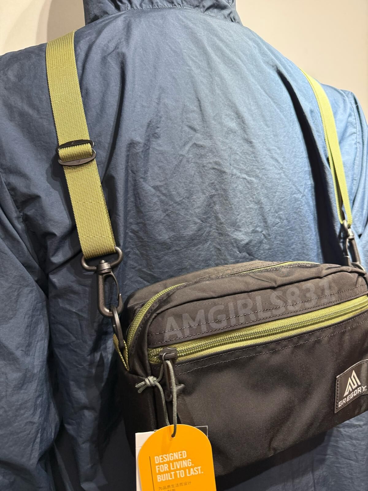 Gregory PADDED SHOULDER POUCH S black/olive