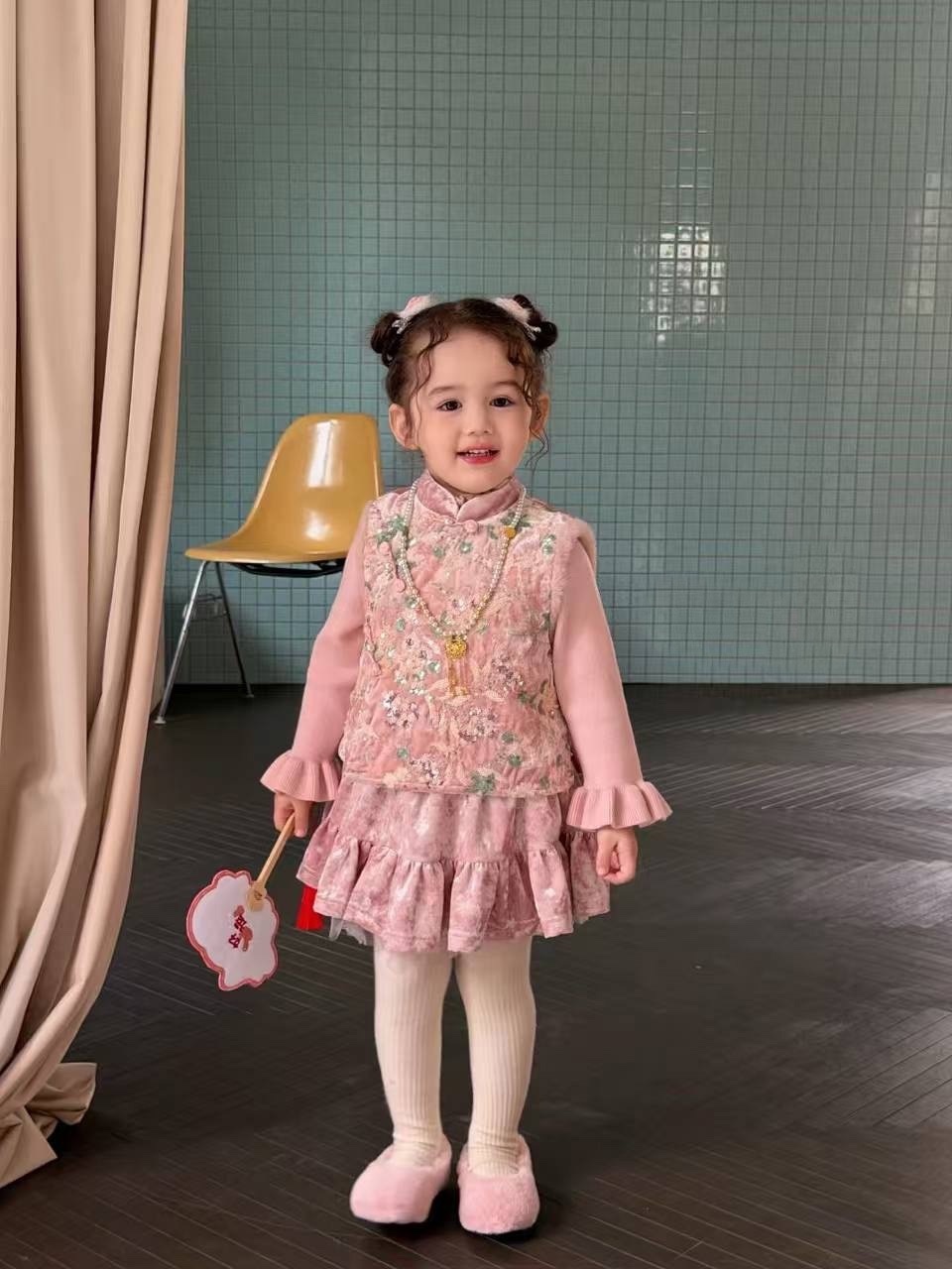 粉色毛衣/中式加絨背心+短裙