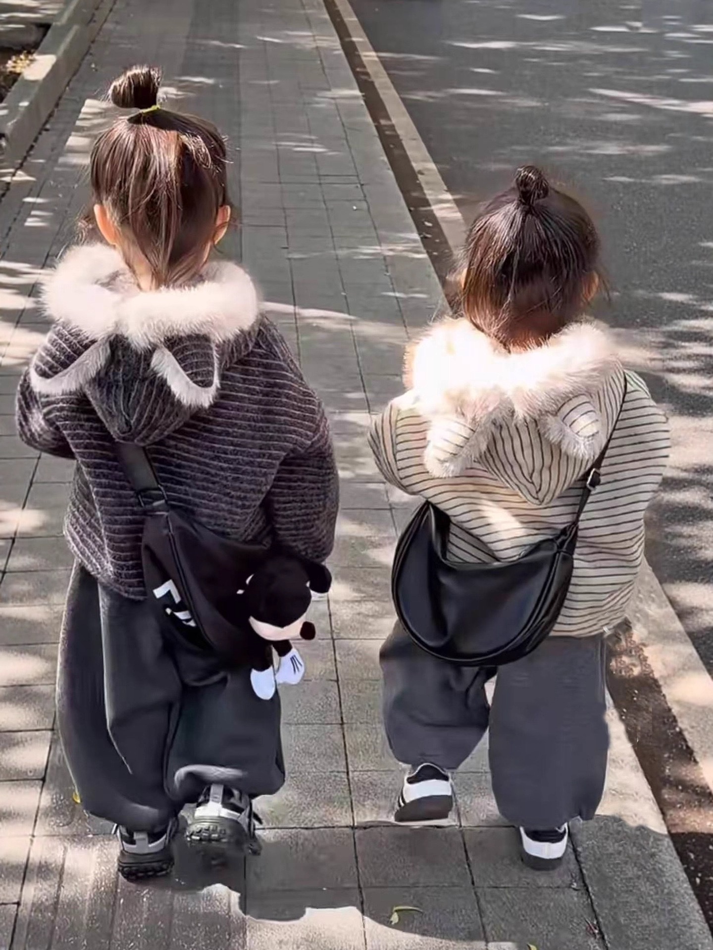 大口袋條紋連帽毛毛上衣