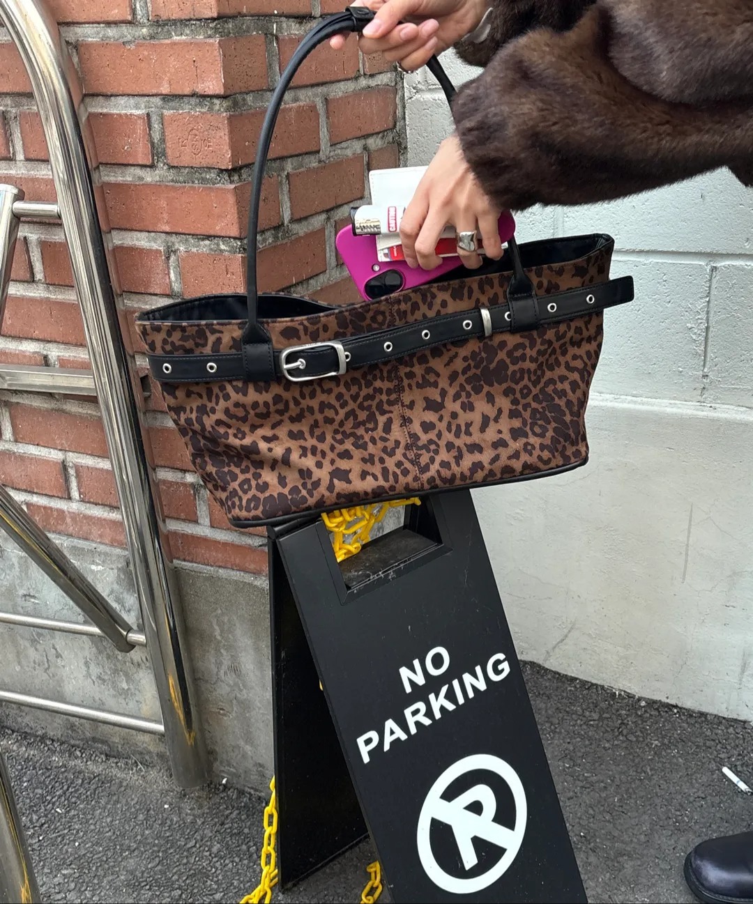 Yeomim Belted Boat Bag (leopard)