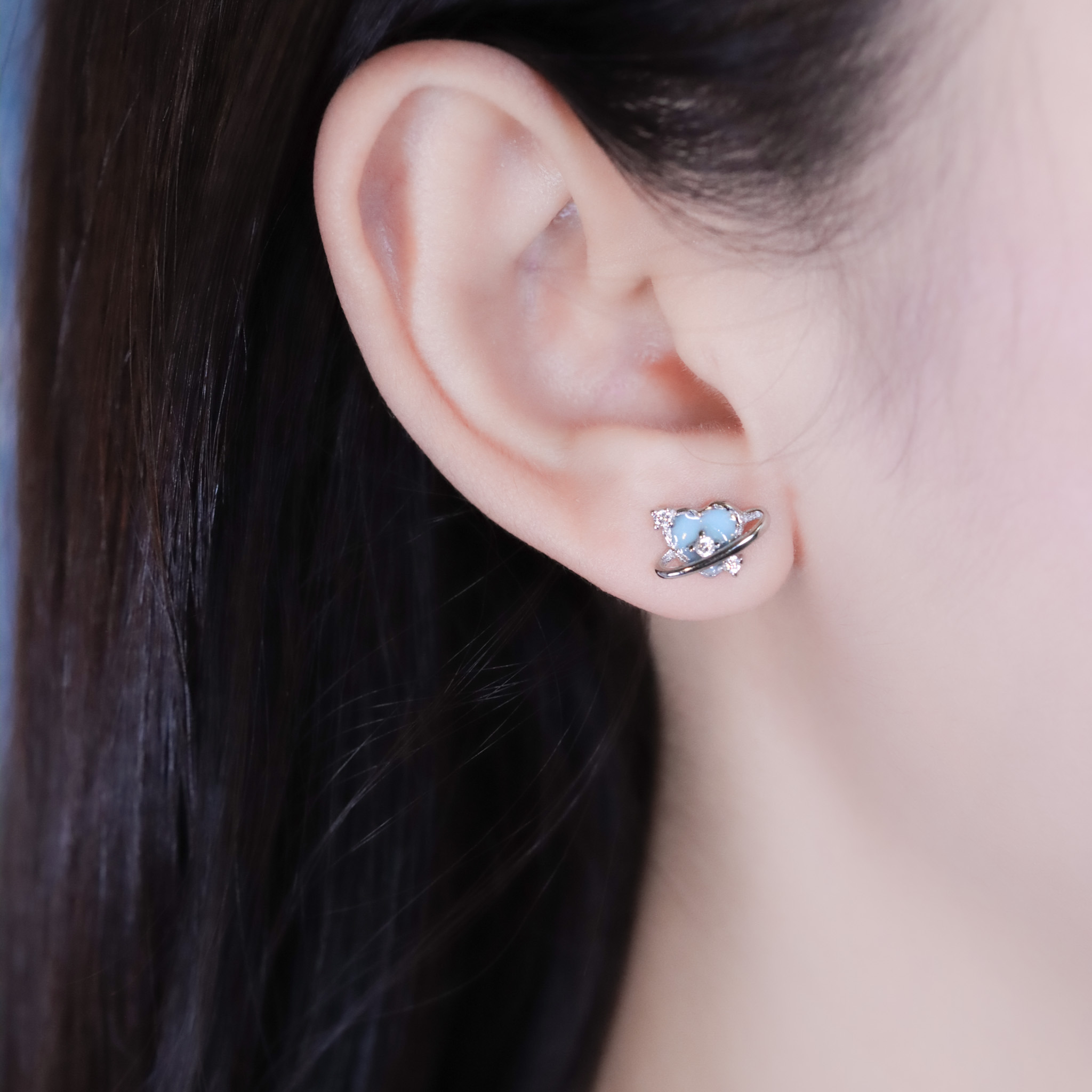 | 925純銀・厚鍍白金 | 漫藍愛意繚繞耳環 | EA1065 |