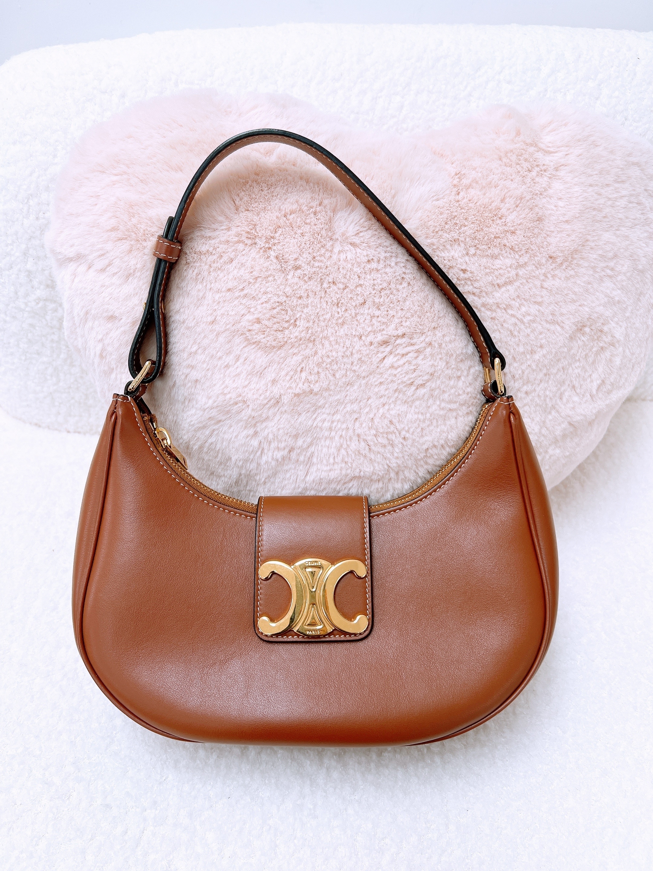 Celine ava triomphe tan