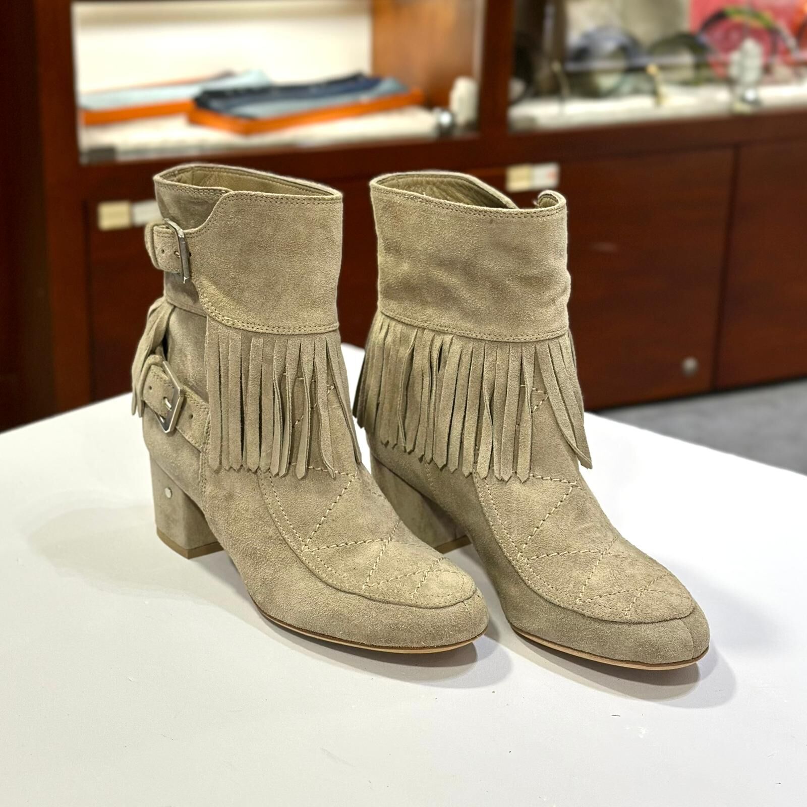 只有35碼~全球最抵!!! 全新Laurence Dacade Paris 短靴 杏綠色洗水麂皮,流蘇BOOTS #BRAND NEW #香榭站正品