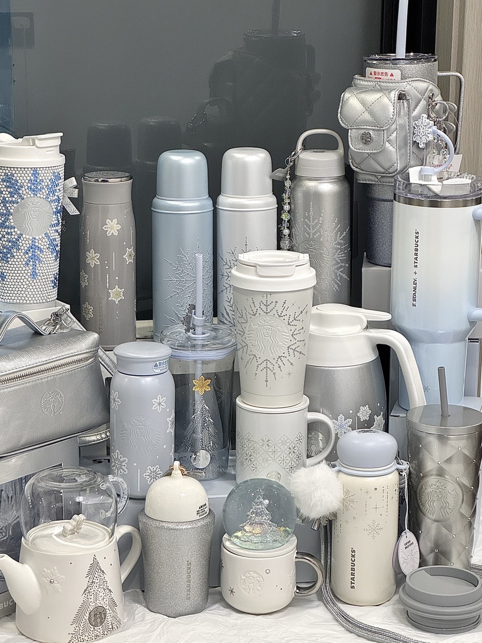 STARBUCKS 星巴克 雪耀奇境系列 冬日限定 雪花 不銹鋼杯 保溫杯 隨行杯 手拿杯 馬克杯 水晶球 / 預購