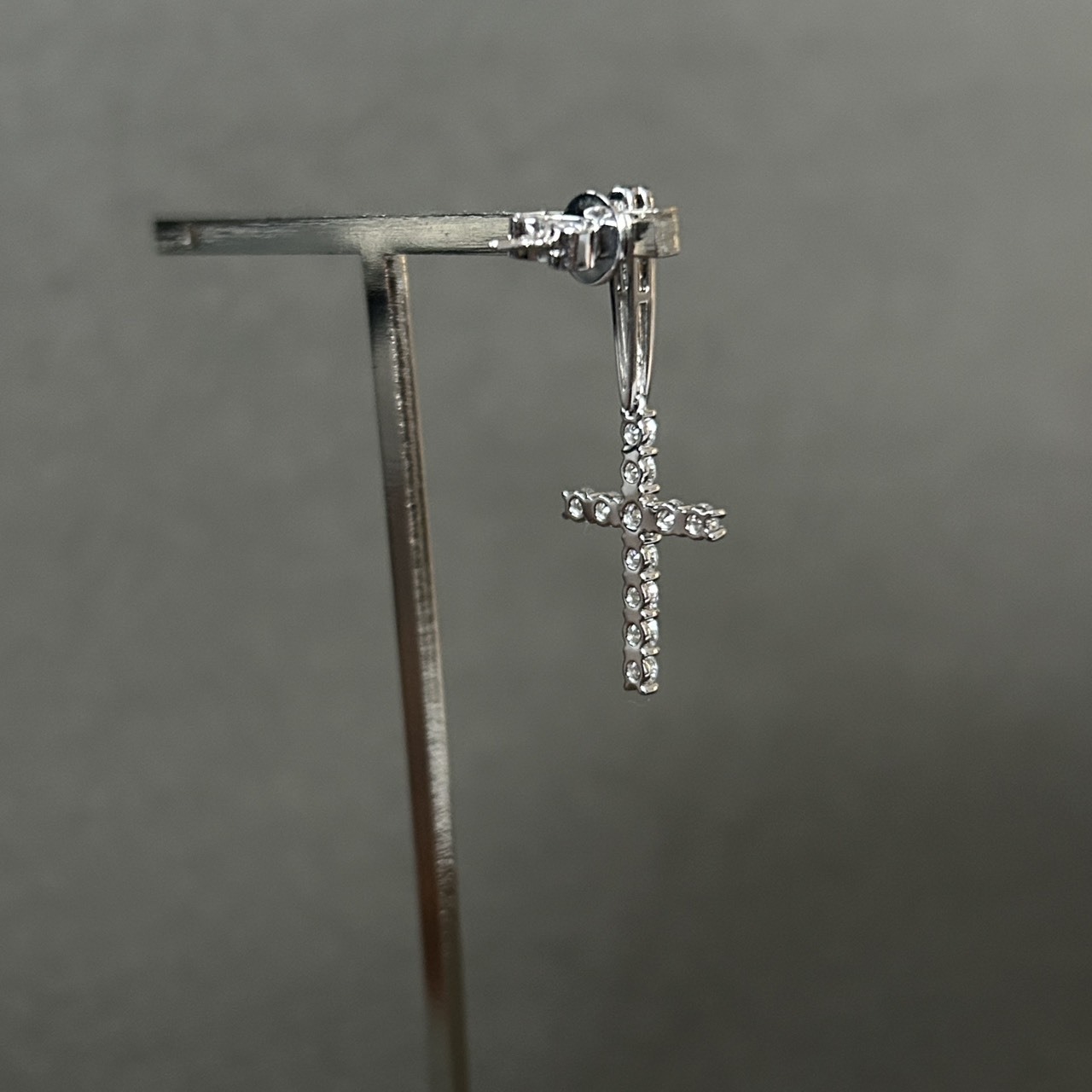 【訂製】十字架鑽石18K耳環（單邊）