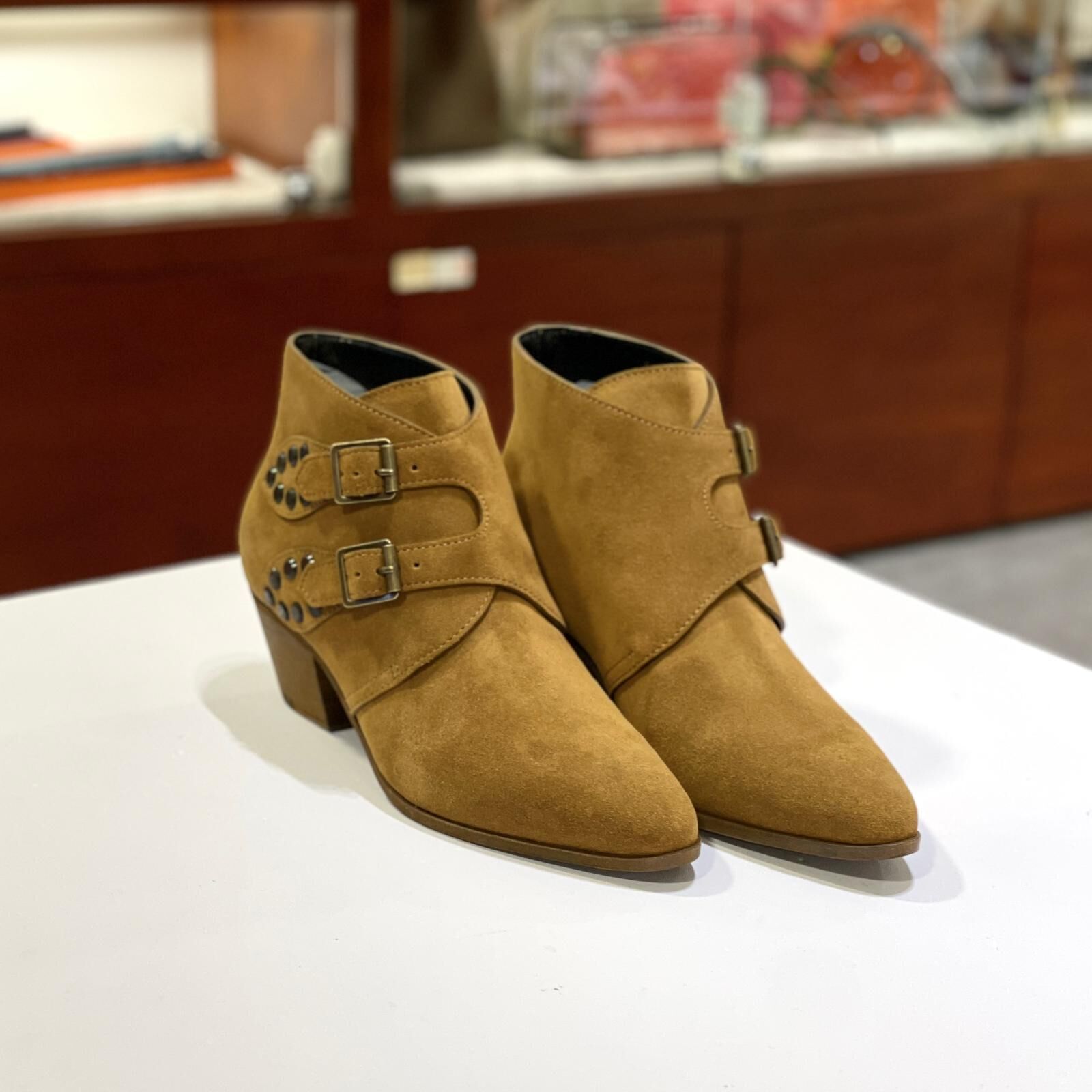 只有35碼~全球最抵!!! 全新Saint Laurent 短靴35碼, 棕褐色麂皮鉚釘,  YSL ANKLE BOOTS, 聖蘿蘭短靴, #BRAND NEW #香榭站正品