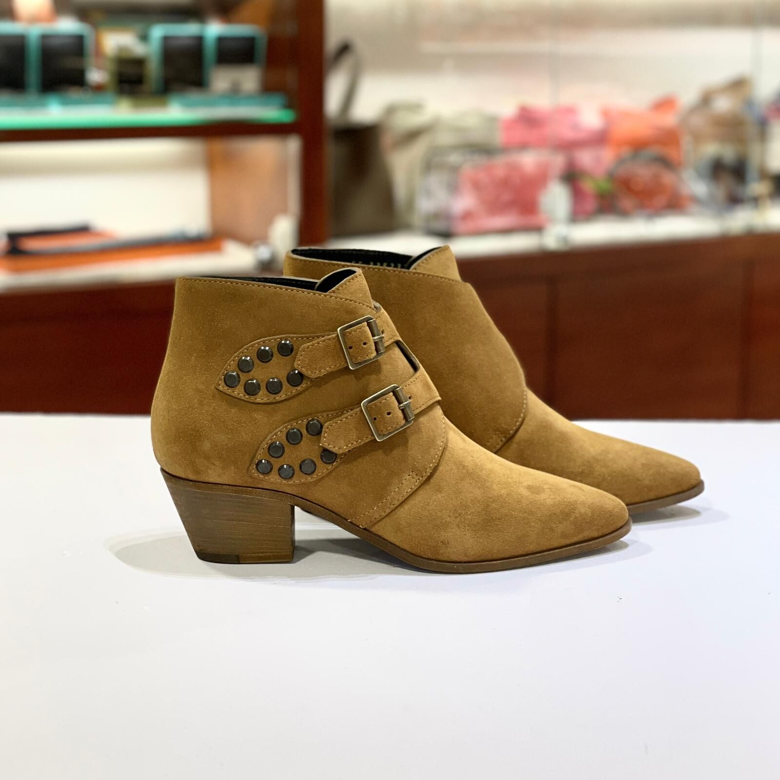 只有35碼~全球最抵!!! 全新Saint Laurent 短靴35碼, 棕褐色麂皮鉚釘,  YSL ANKLE BOOTS, 聖蘿蘭短靴, #BRAND NEW #香榭站正品