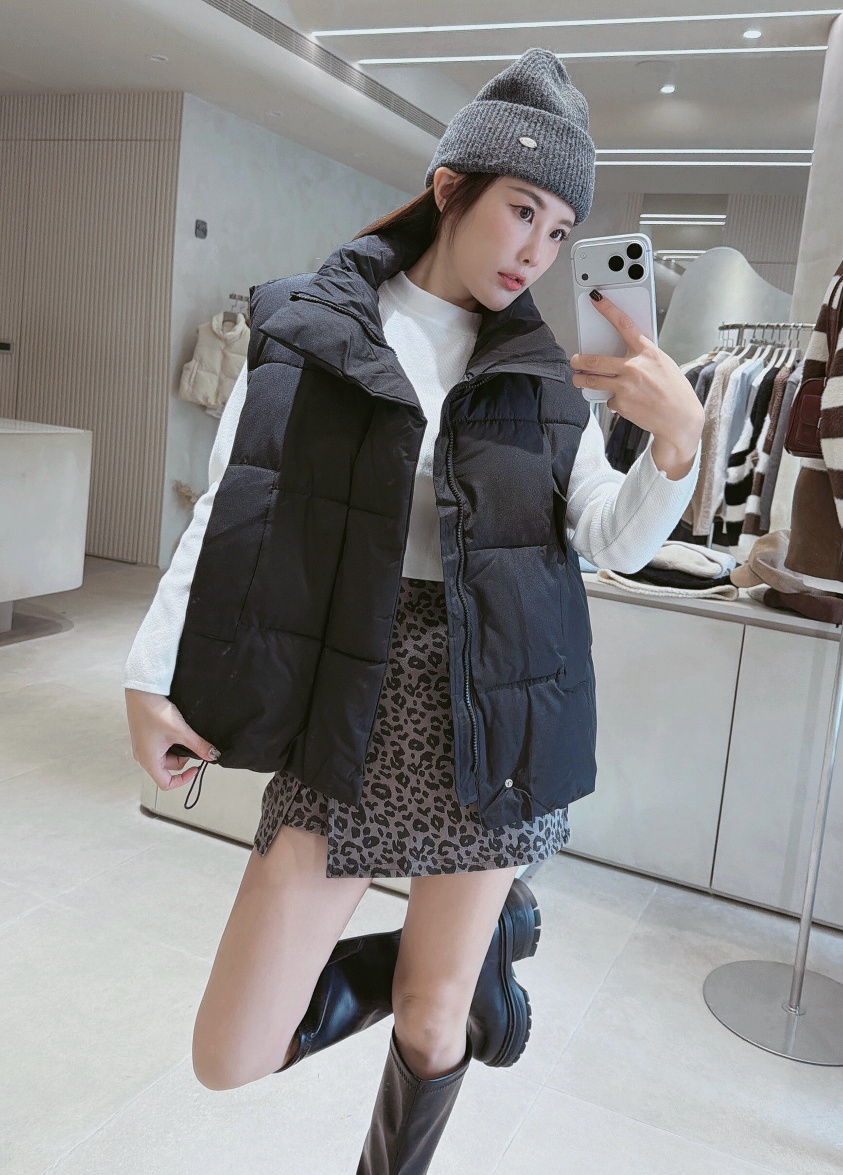 側口袋造型鋪棉背心